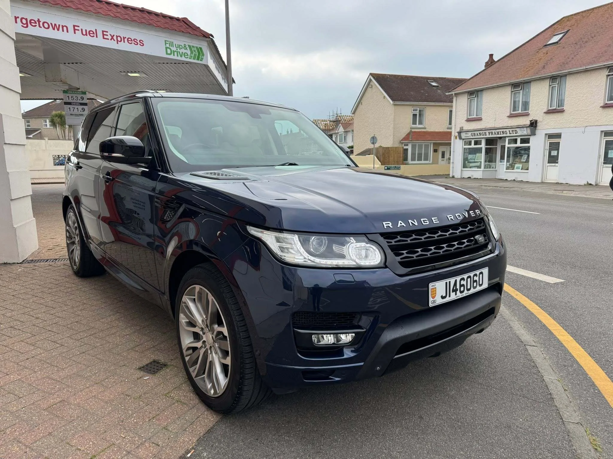 Range Rover Sport SDV6 HSE Dynamic — photo 1