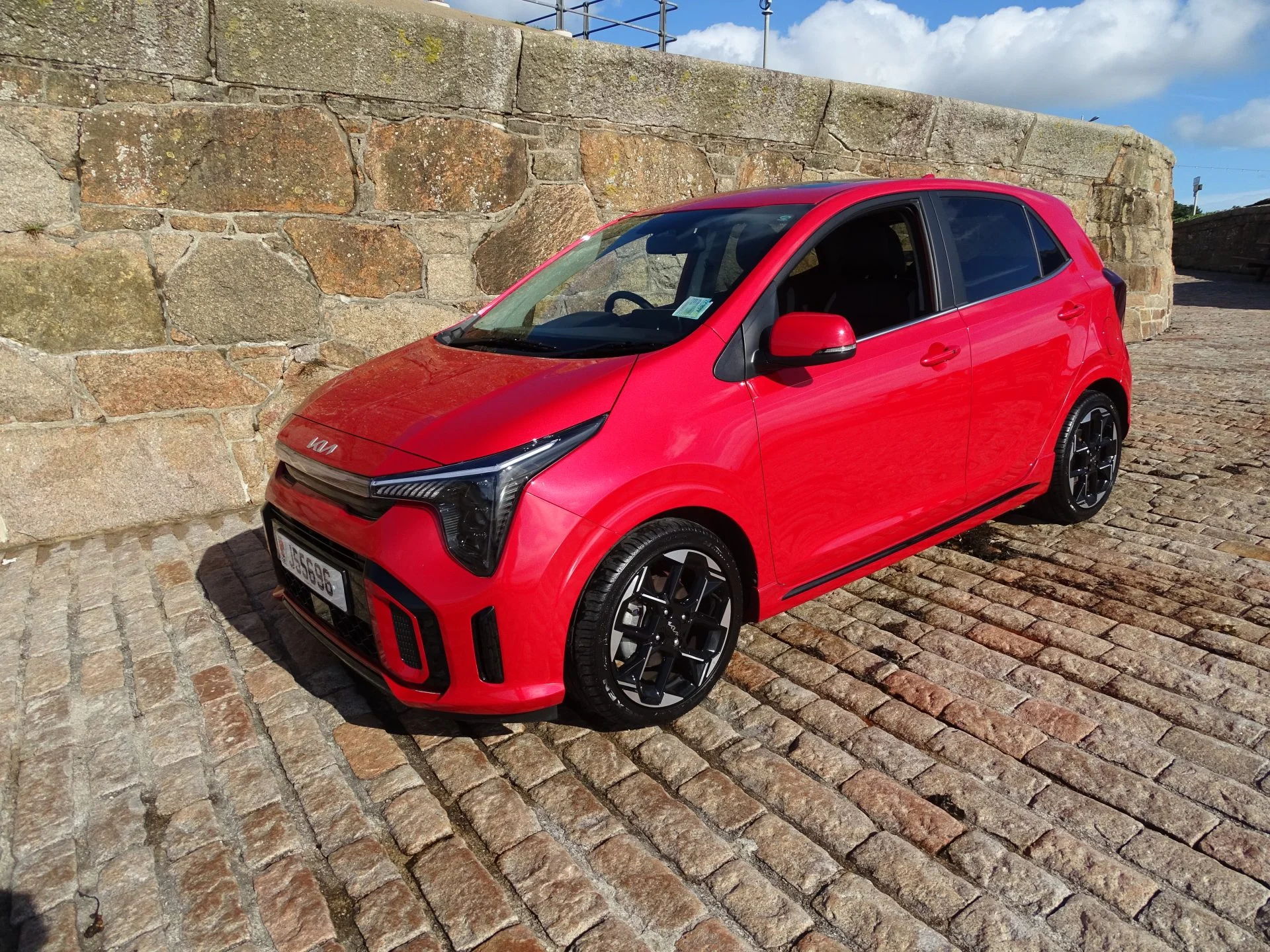 2025 Kia Picanto GT-line S 1.0i Auto — photo 1