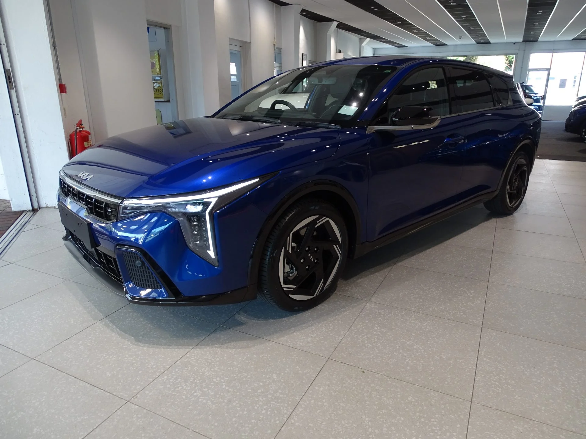 Demo 2026 Kia K4 Hatchback GT-line Auto — photo 1