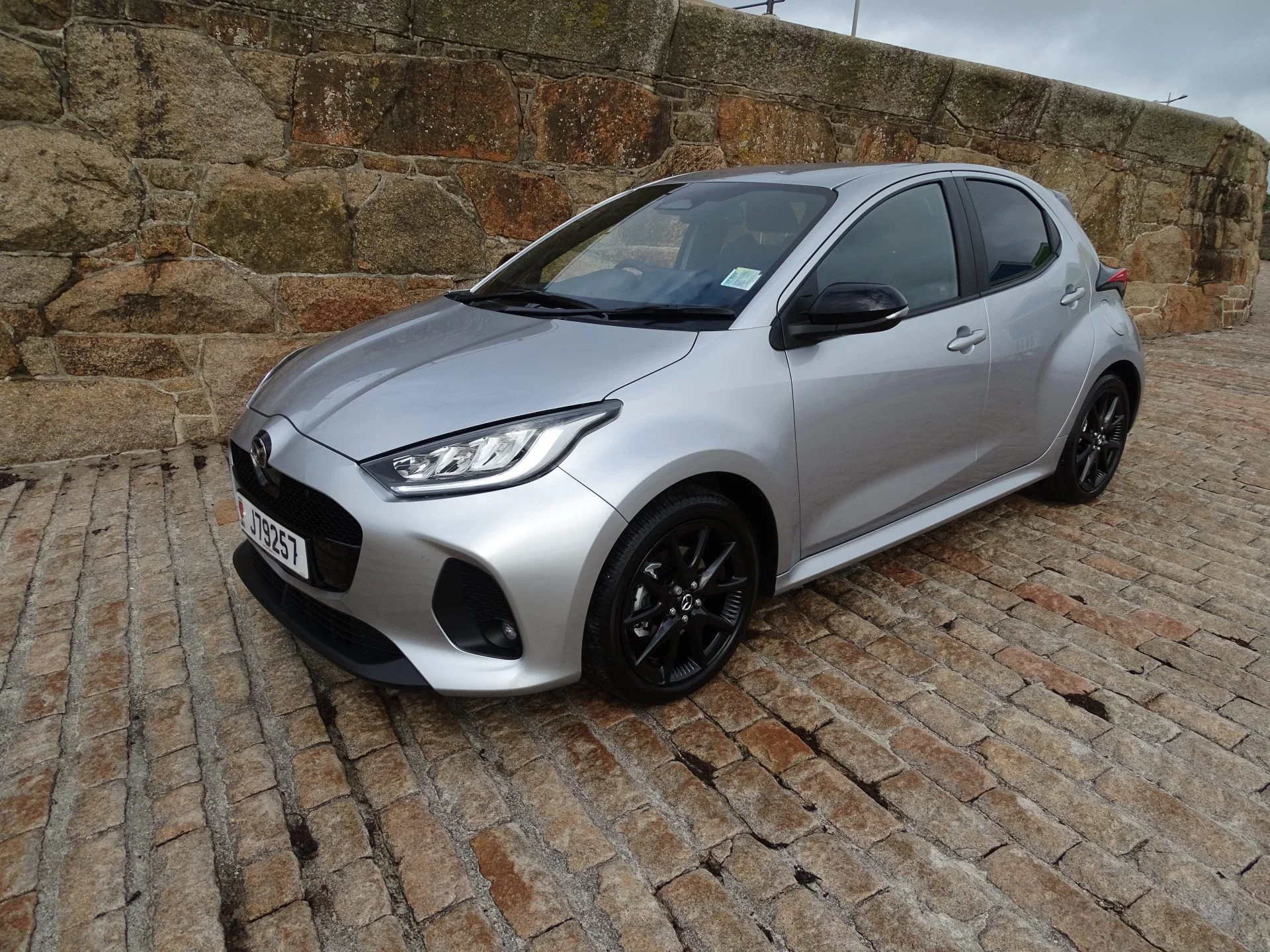 EX-HIRE 2026 Mazda 2 Hybrid Homura — photo 1