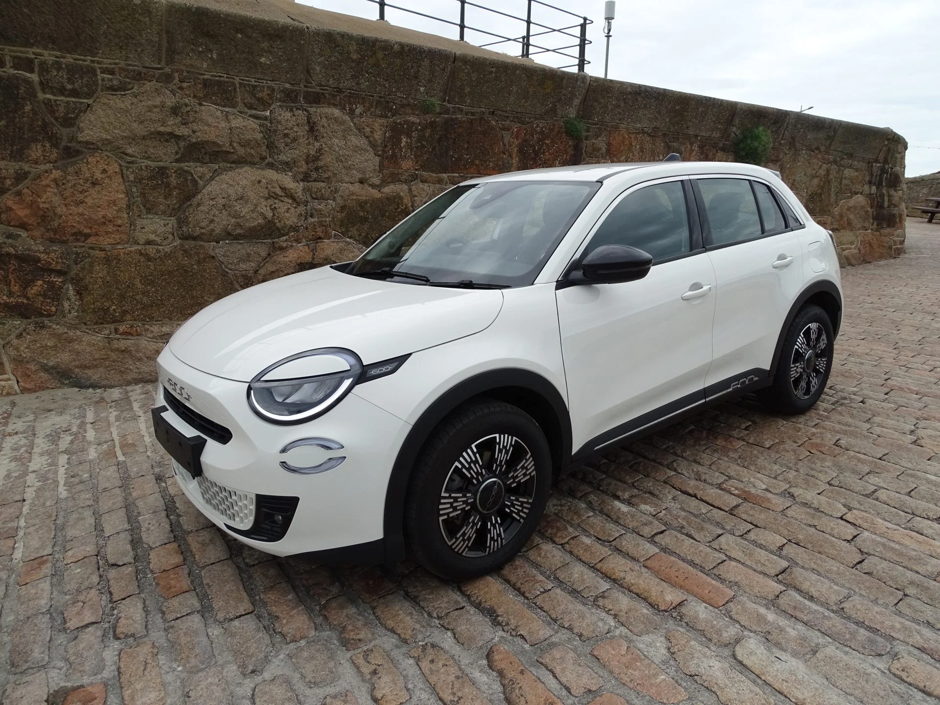 2025 Fiat 600 Crossover MHEV 1.2 Auto — photo 1