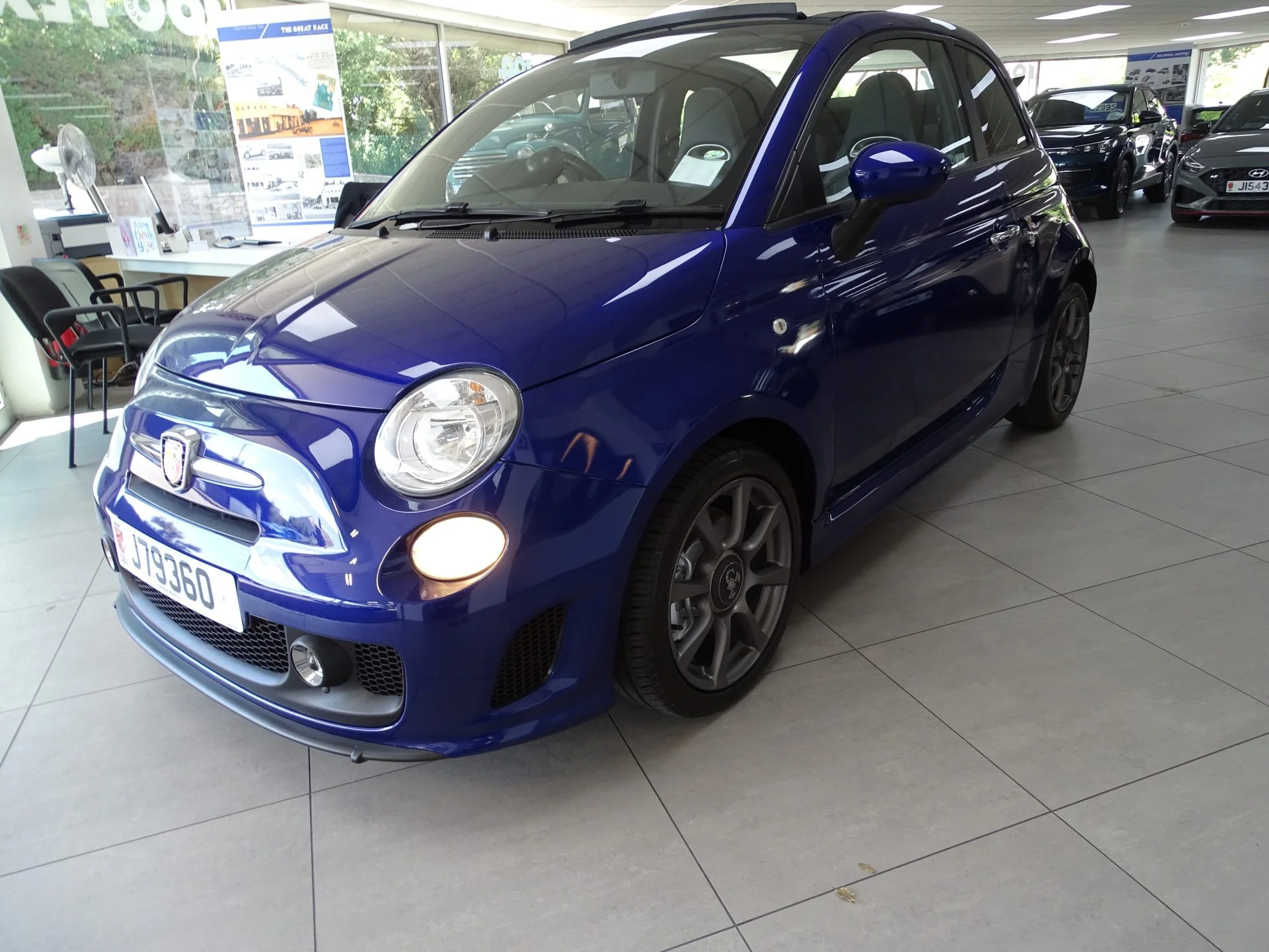 2017 Abarth 595C 1.4T Convertible Manual — photo 1