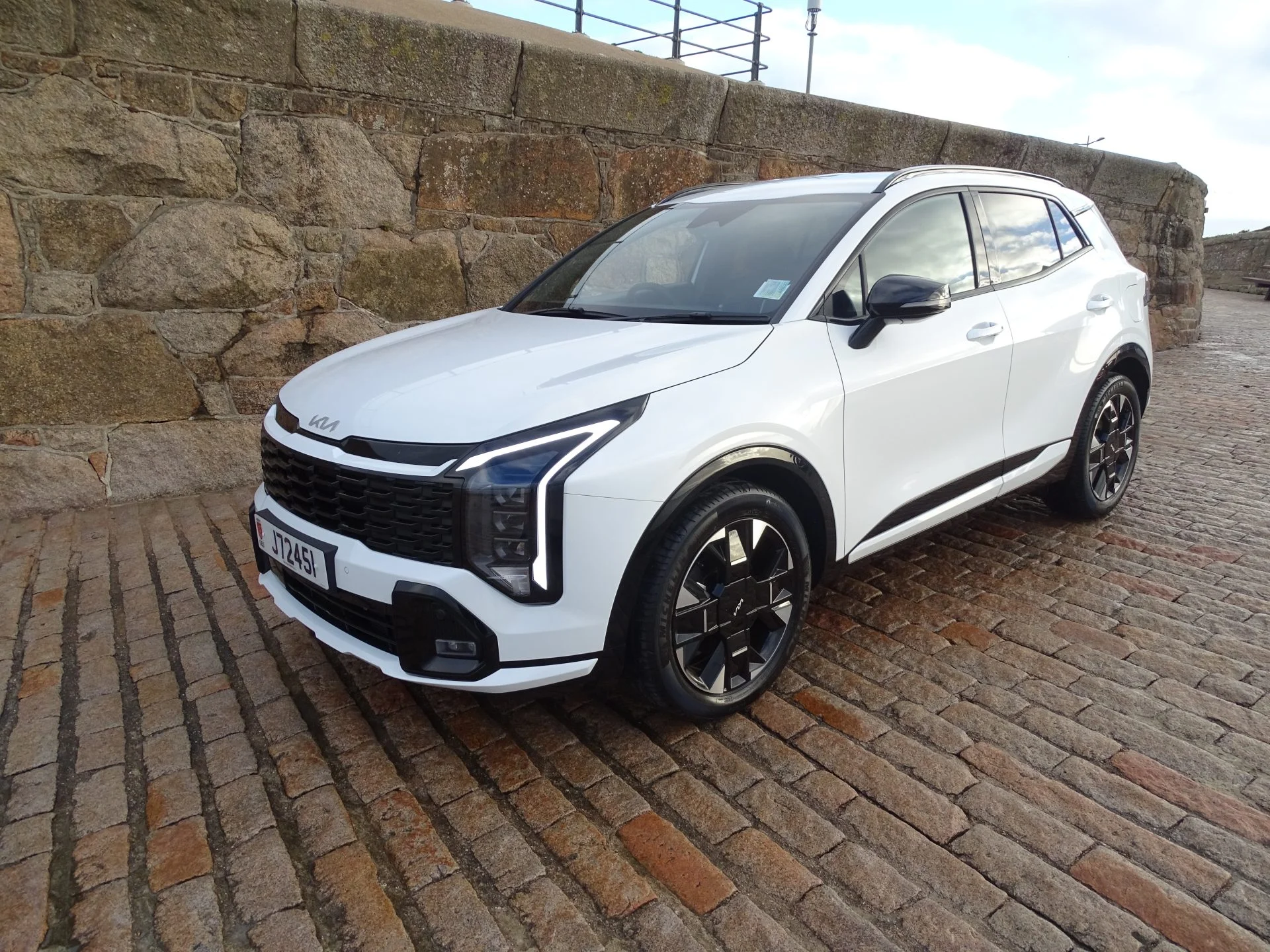 EX-HIRE 2026 Kia Sportage GT-Line 1.6T HEV Hybrid — photo 1