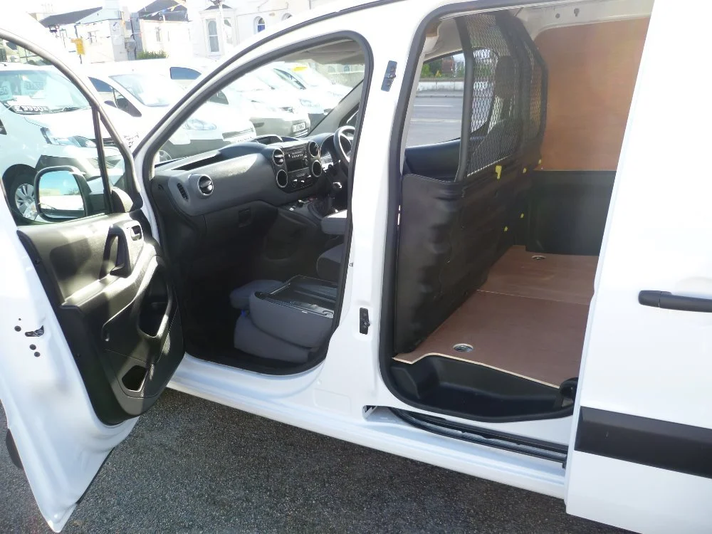 2015 Peugeot Partner - — photo 1