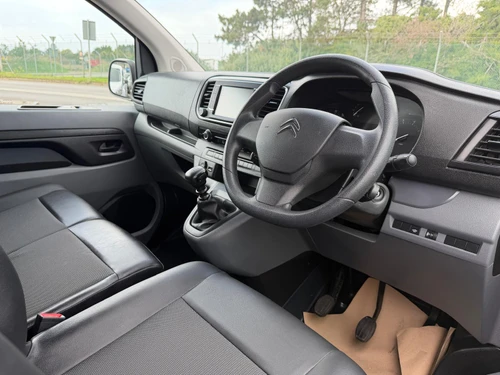 2021 CITROEN DISPATCH 1000 1.5 BlueHDI 100 M ENTERPRISE EDITION PANEL VAN ONLY 19800 MILES PLY-LINED ROOF RACK OUR PRICE £15995 + GST
