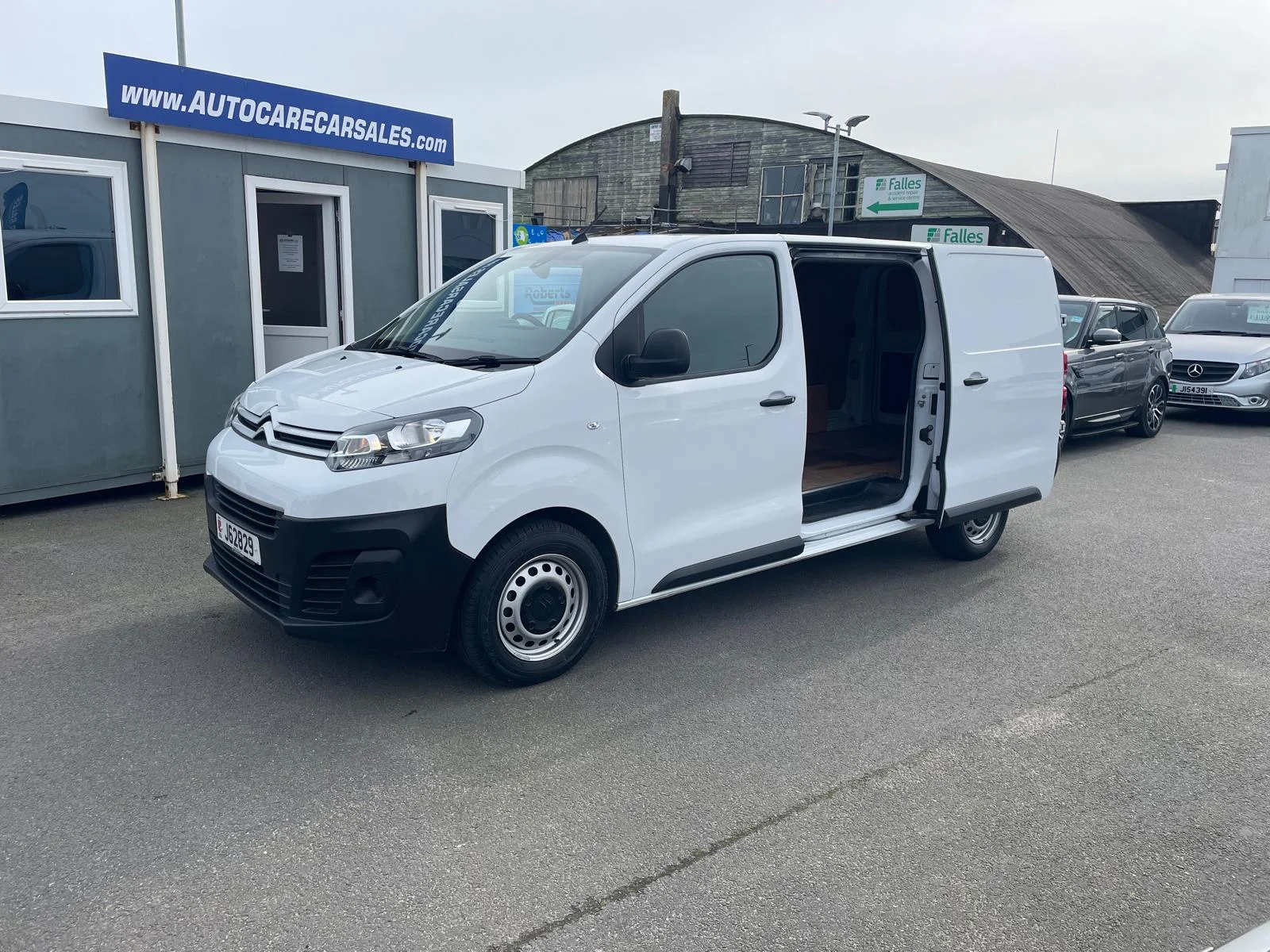 2023 CITROEN DISPATCH 1000 1.5 BlueHDI 100 XL ENTERPRISE EDITION PANEL VAN PLY-LINED 3 SEATER COST £31,416 NEW!! OUR PRICE £16995 PLUS GST — photo 1