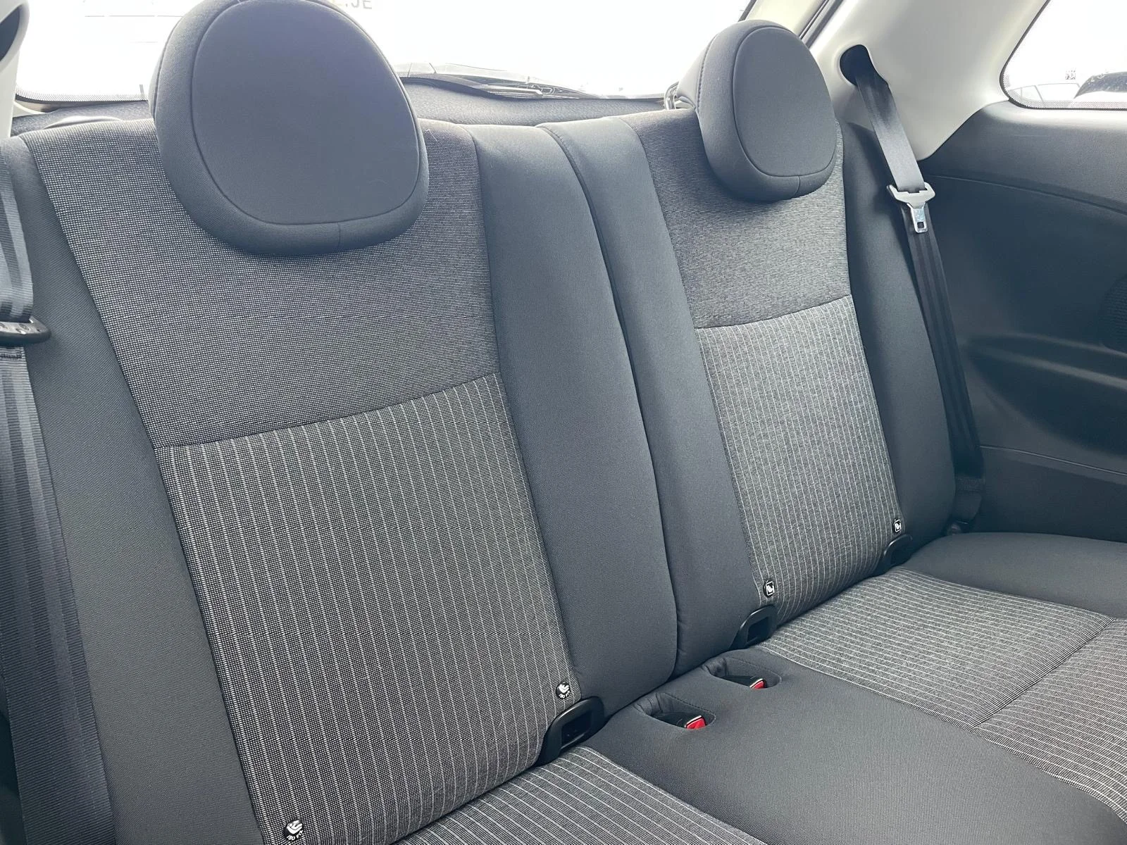2023 FIAT 500e ICON EDITION 42Kw 3DR HATCH ONLY 9700 MILES FULLY ELECTRIC ZERO EMISSION COST £30,364 NEW!! OUR PRICE £13995 — photo 1