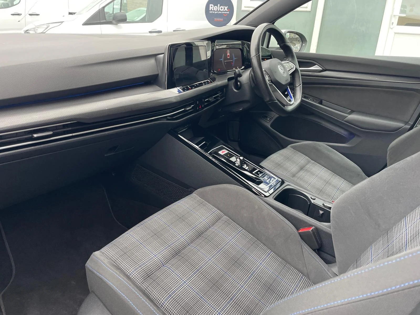 2023 VOLKSWAGEN GOLF 1.4 TSI GTE (245bhp) 5DR PETROL/ELECTRIC PLUG-IN HYBRID COST £39150 NEW!! OUR PRICE £21995 — photo 1