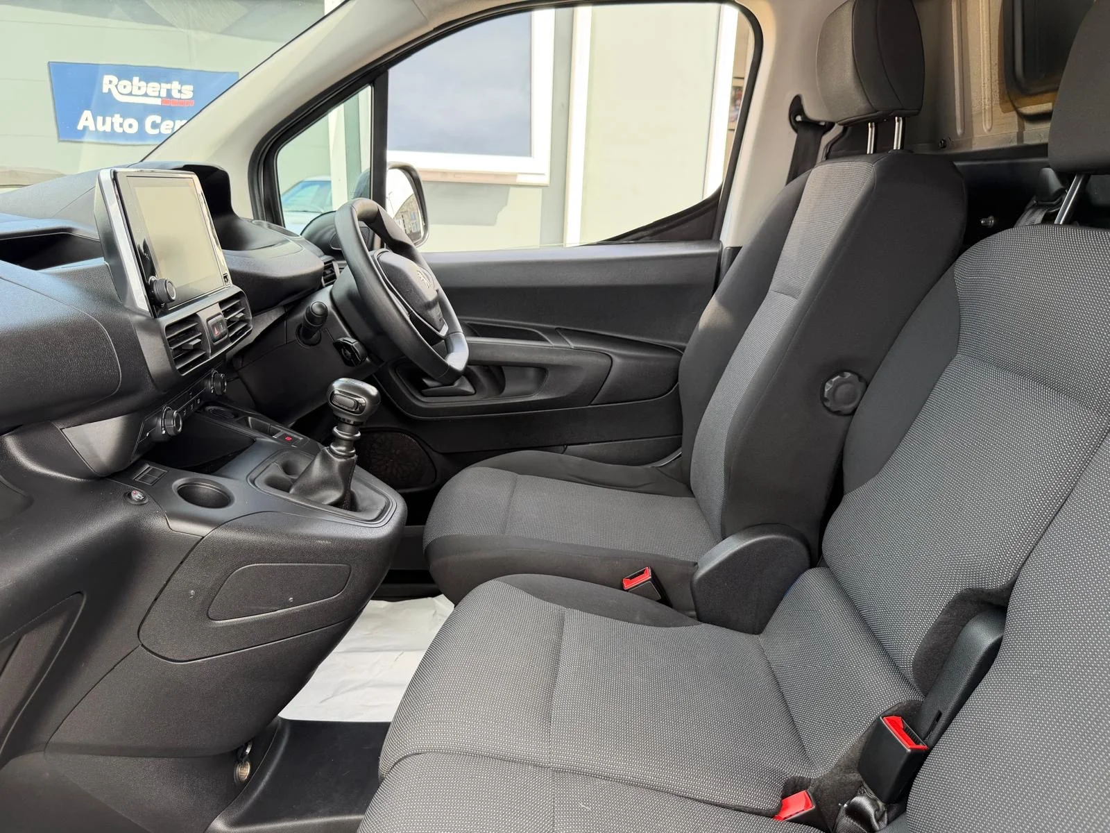 2022 PEUGEOT PARTNER 1.5 PROFESSIONAL PREMIUM BlueHDI 1000 PANEL VAN FULLY PLY-LINED 3 FRONT SEATS OUR PRICE £11995 + GST — photo 1
