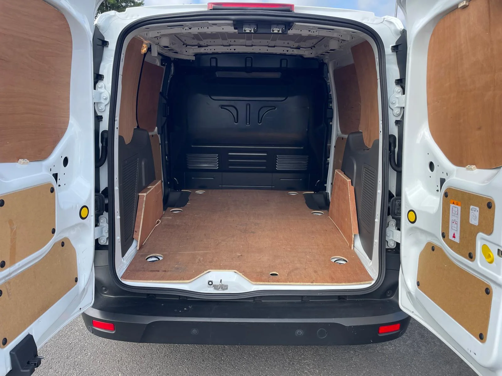 NOV 2021 FORD TRANSIT CONNECT 1.5 EBL (75bhp) 220 L1 LEADER L/R VAN FULLY PLY-LINED OUR PRICE £11995+GST — photo 1