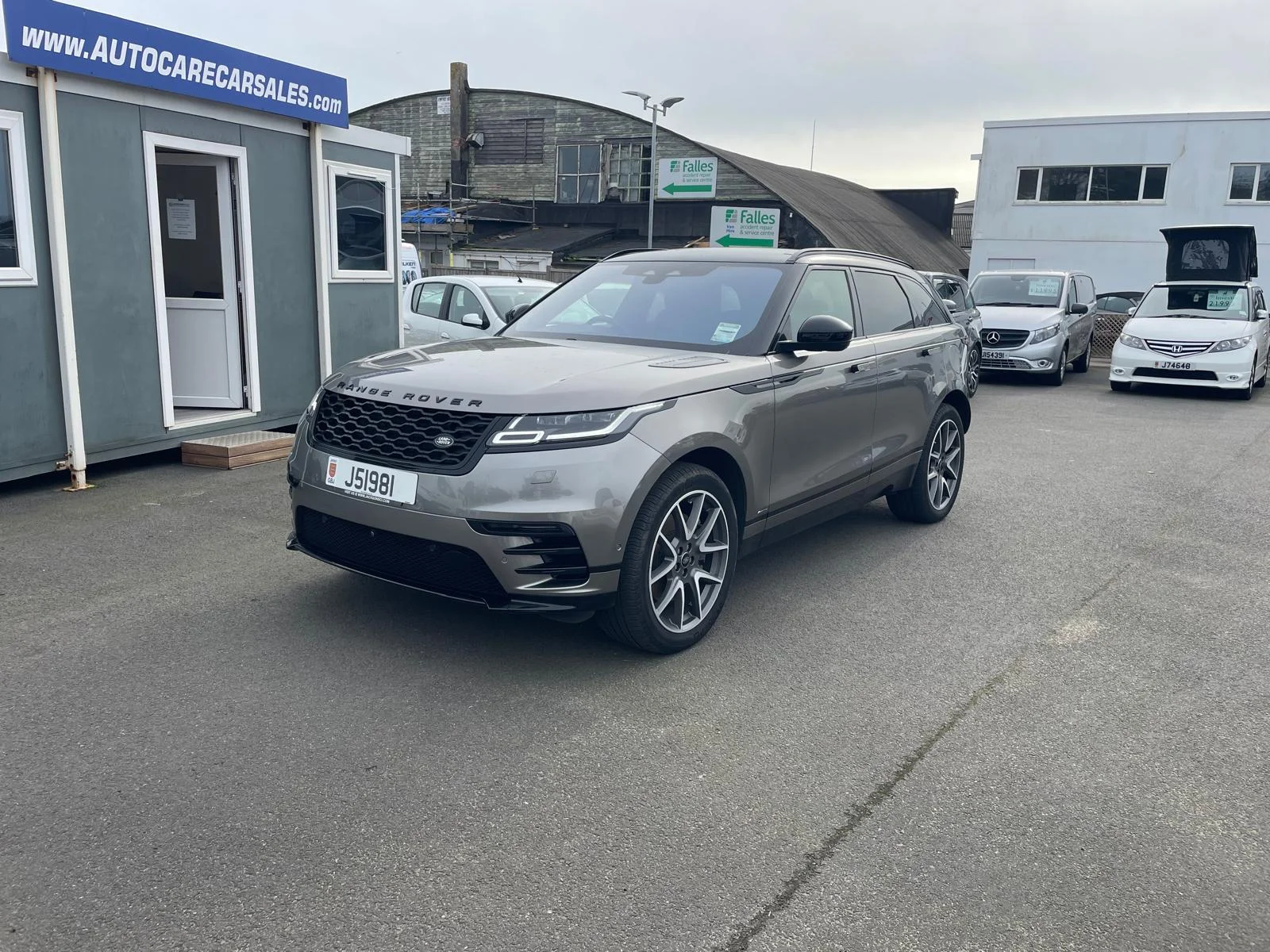 2021 RANGE ROVER VELAR 2.0 P400e R-DYNAMIC HSE AUTO PETROL PLUG-IN HYBRID FULL MAIN DEALER SERVICE OUR PRICE £36950 — photo 1