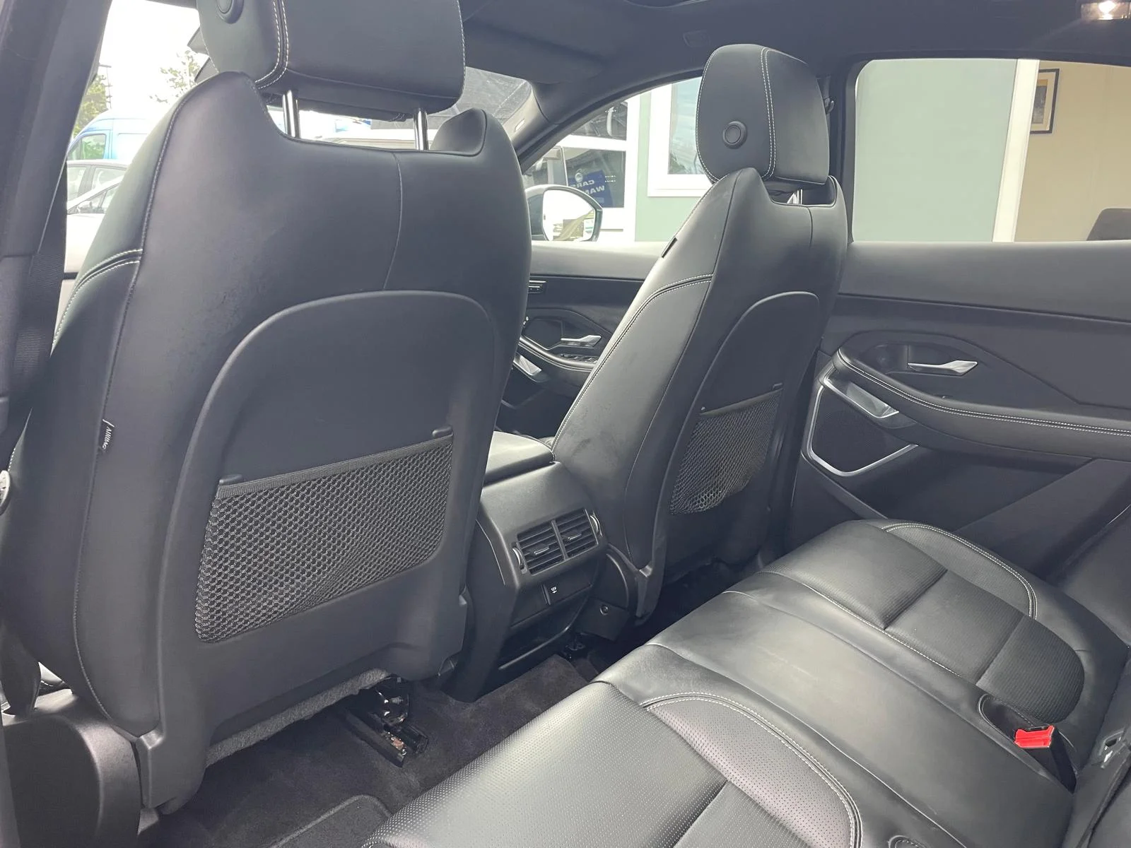 2019 JAGUAR E-PACE 2.0 P250 AWD AUTO/PETROL R-DYNAMIC HSE EDITION FULL MAIN DEALER SERVICE OUR PRICE £21995 — photo 1