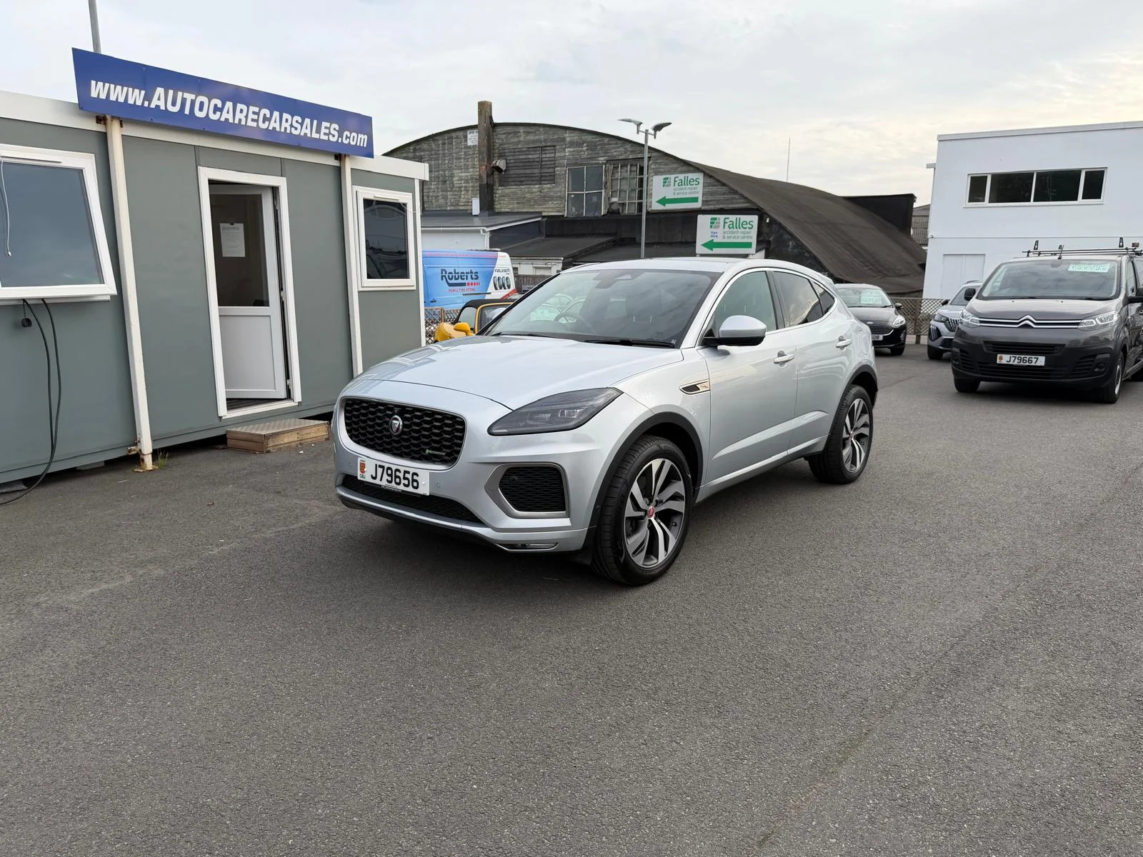 2022 JAGUAR E-PACE 1.5 P300E AWD R-DYNAMIC HSE PHEV PLUG-IN HYBRID MAIN DEALER SERVICE HISTORY OUR PRICE £26995 — photo 1