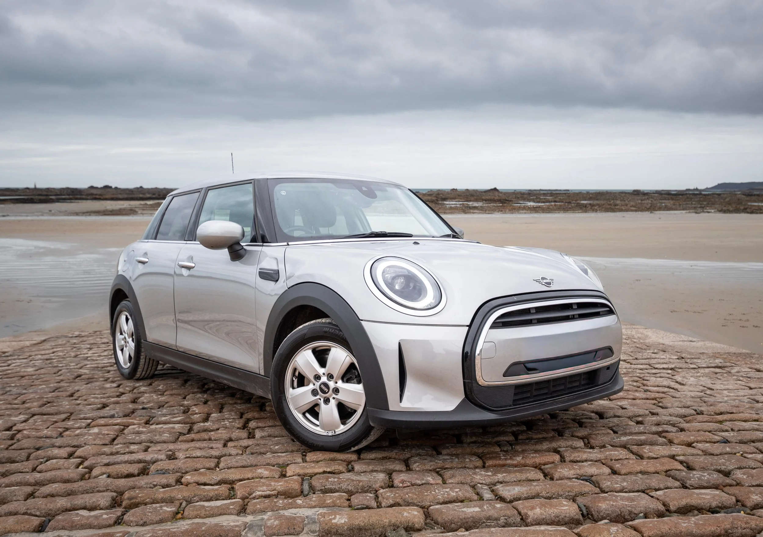 2023 MINI Cooper 1.5 Classic Premium Hatchback — photo 1