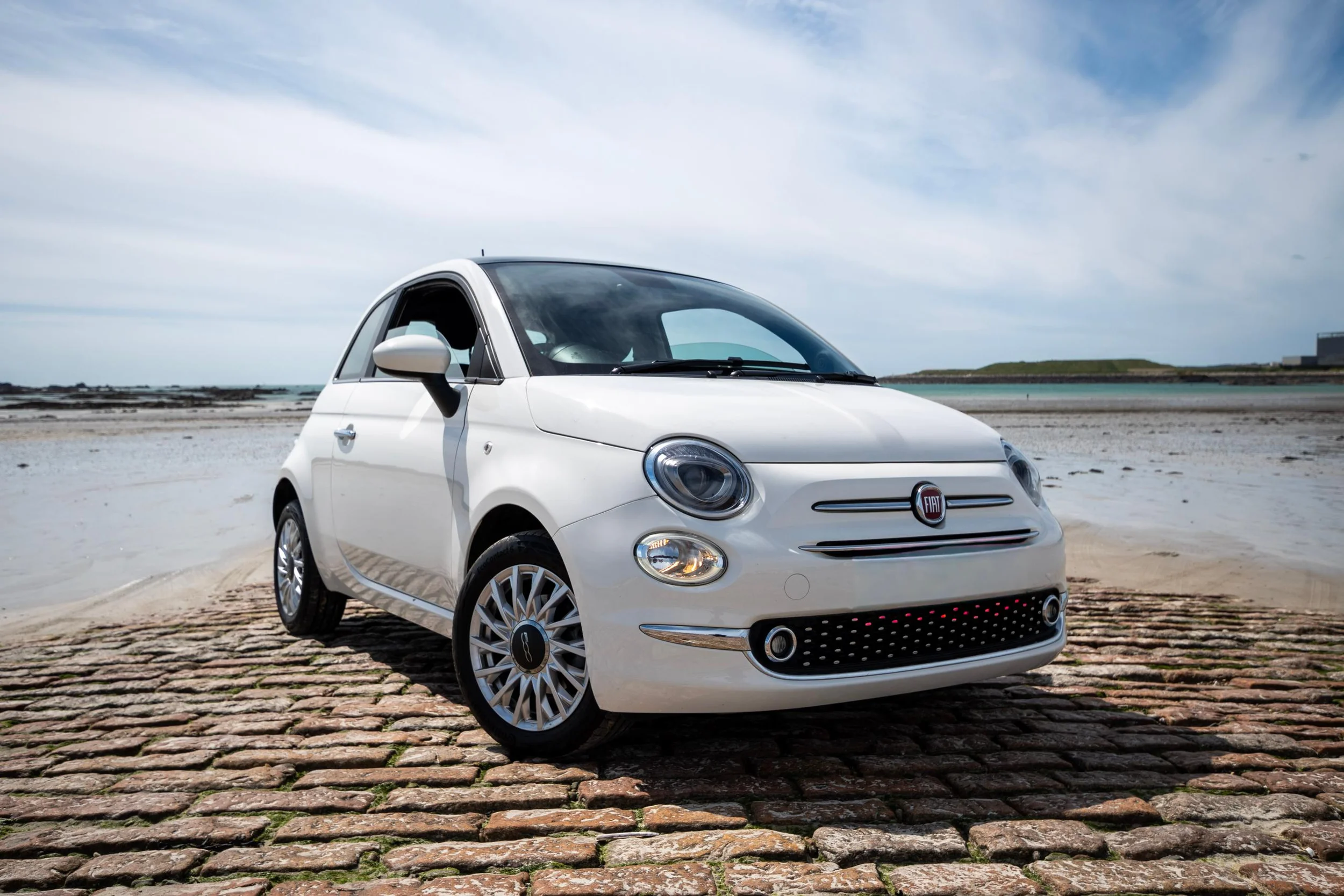 2023 Fiat 500 1.0 Mild Hybrid Hatchback — photo 1