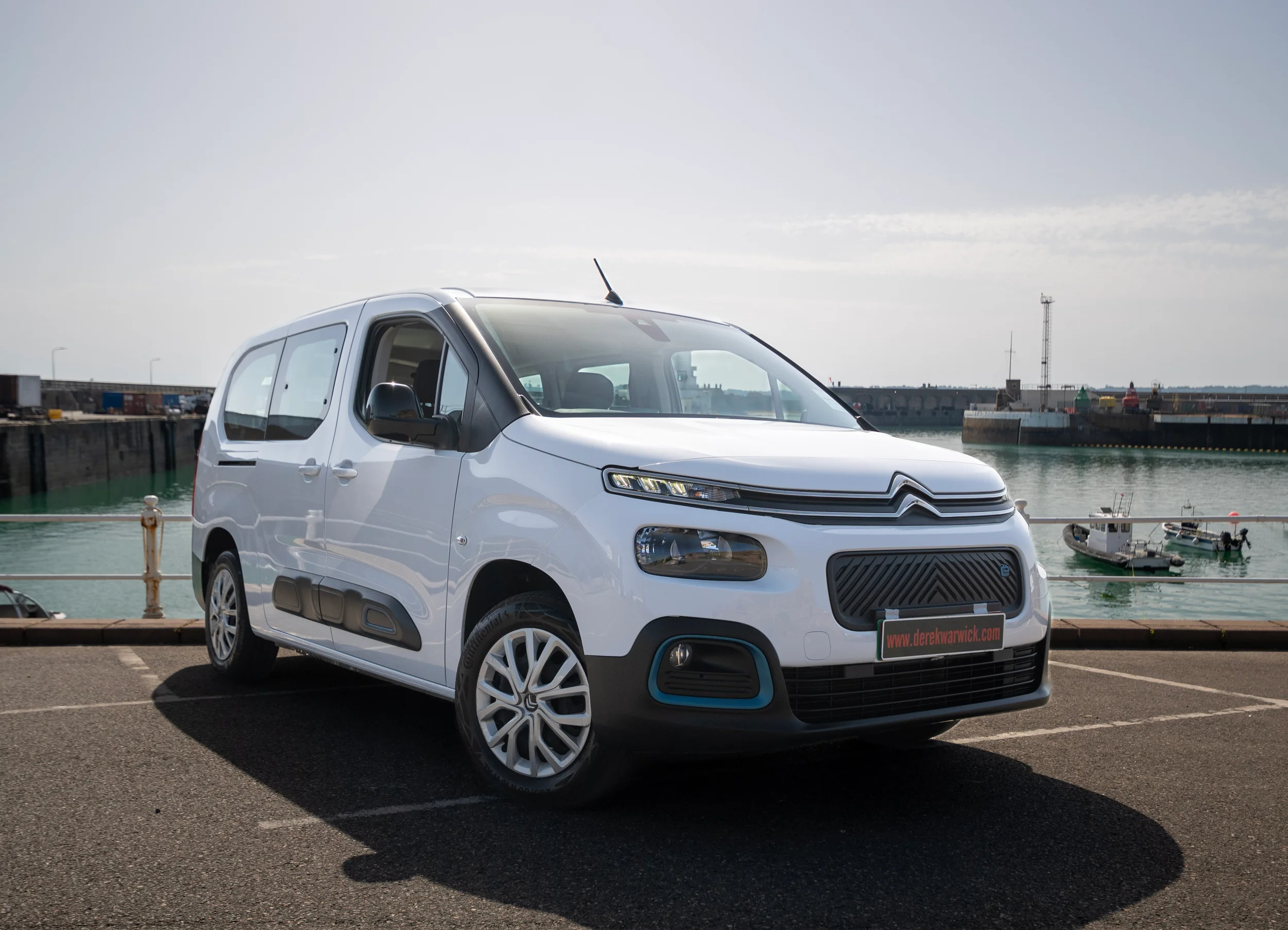 Citroen E-Berlingo XL Feel 7 Seats — photo 1