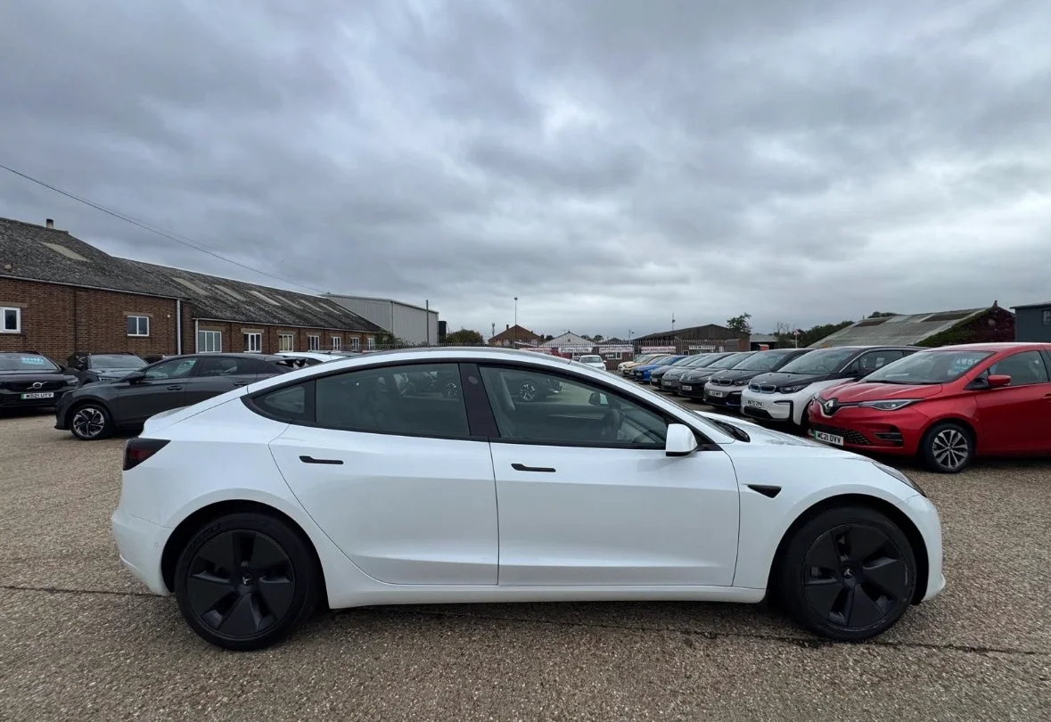 2021 Tesla Model 3 — photo 1