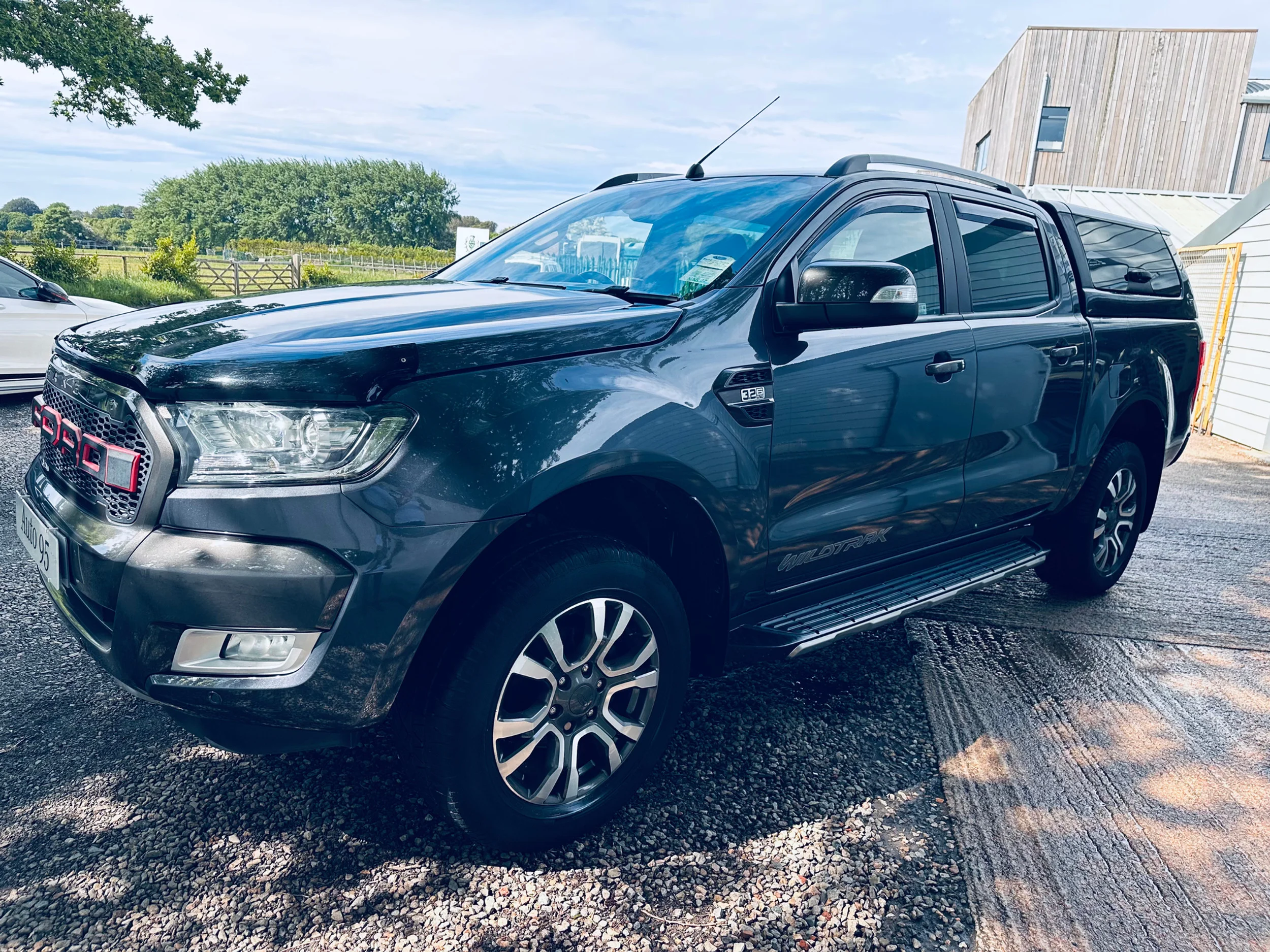 £19995.00 **AUTO-DIESEL-TOW BAR**FORD RANGER WILDTRAK DCB 3.2 6AUTO 2019 65K MILES — photo 1