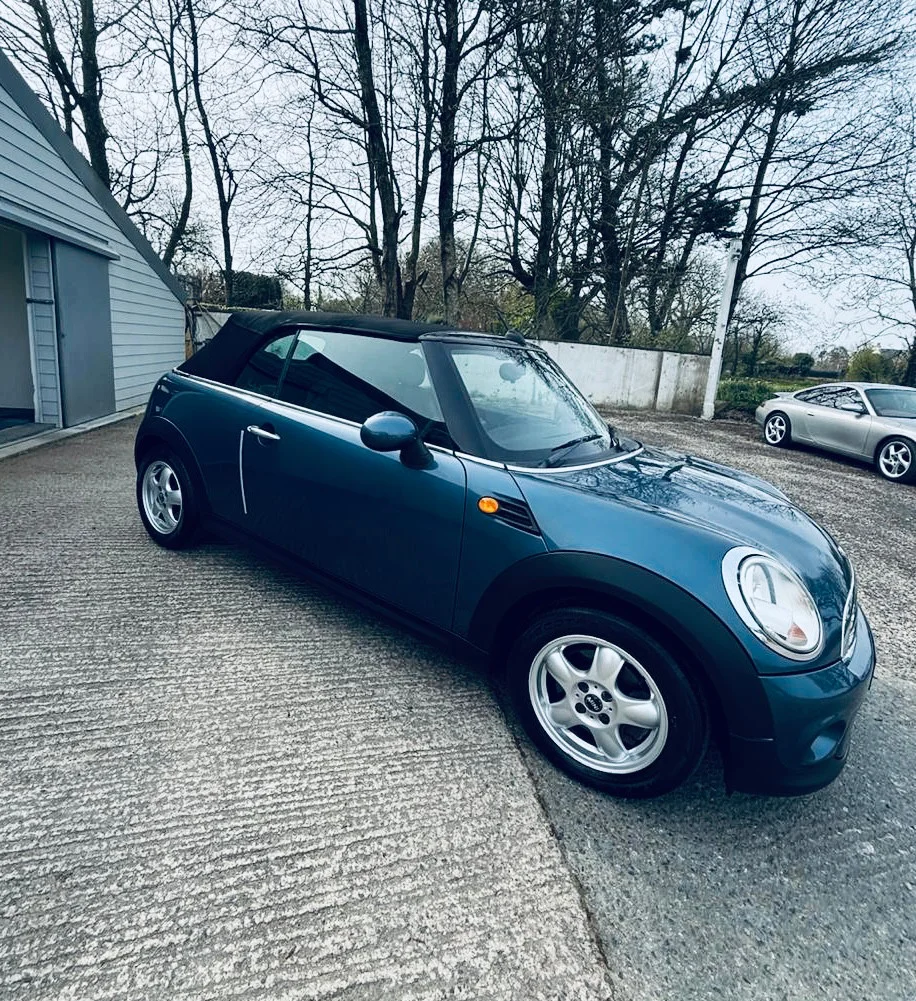£4495.00 mini cooper 1.6 petrol convertible 2010 51k miles — photo 1