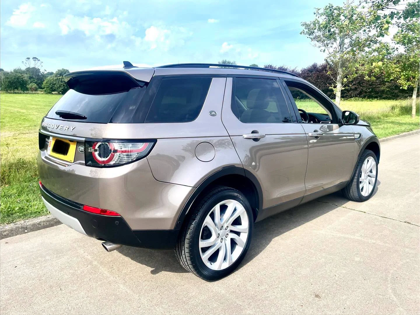 LAND ROVER Discovery sport — photo 1