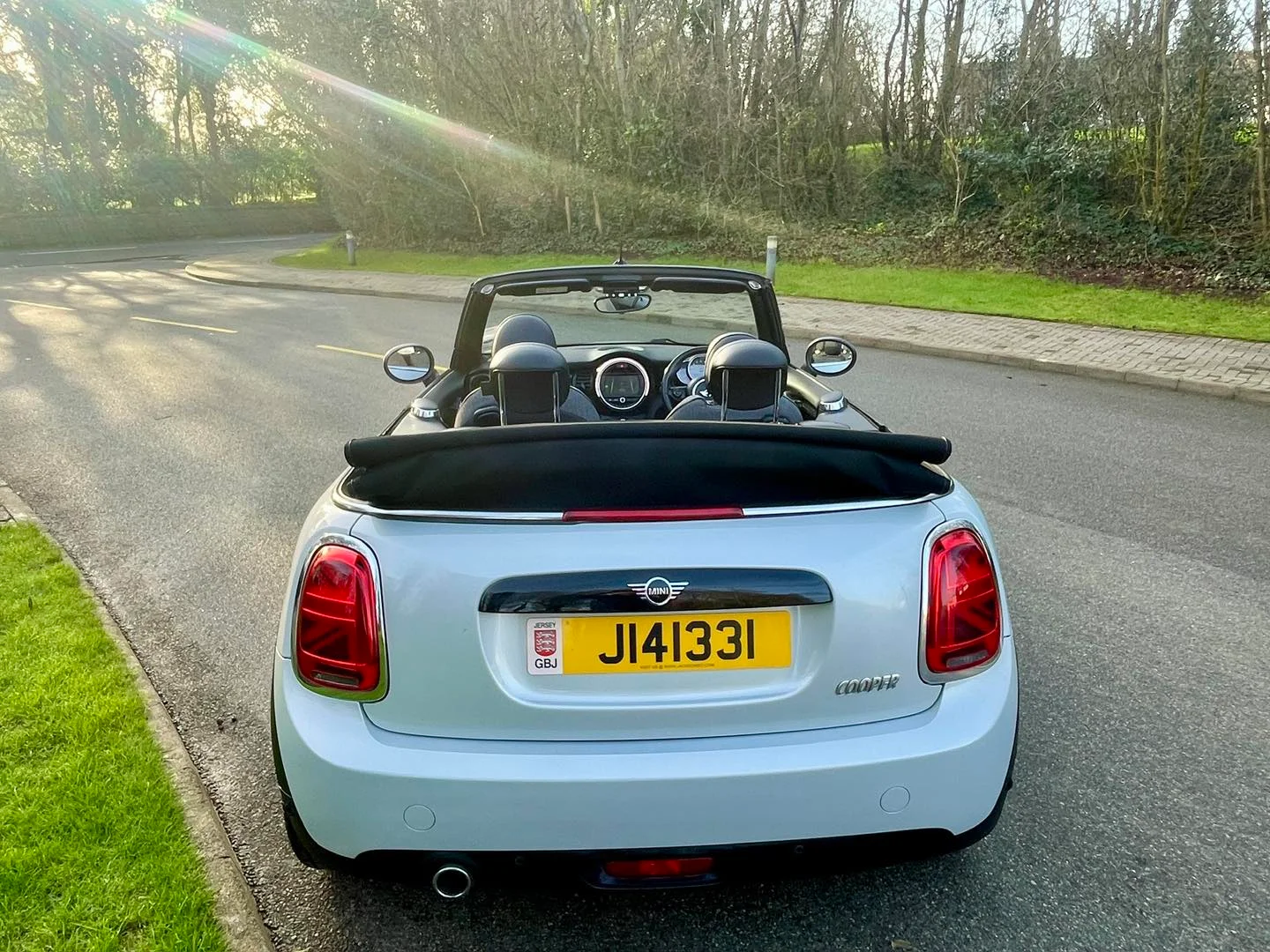 MINI Cooper Cabriolet — photo 1