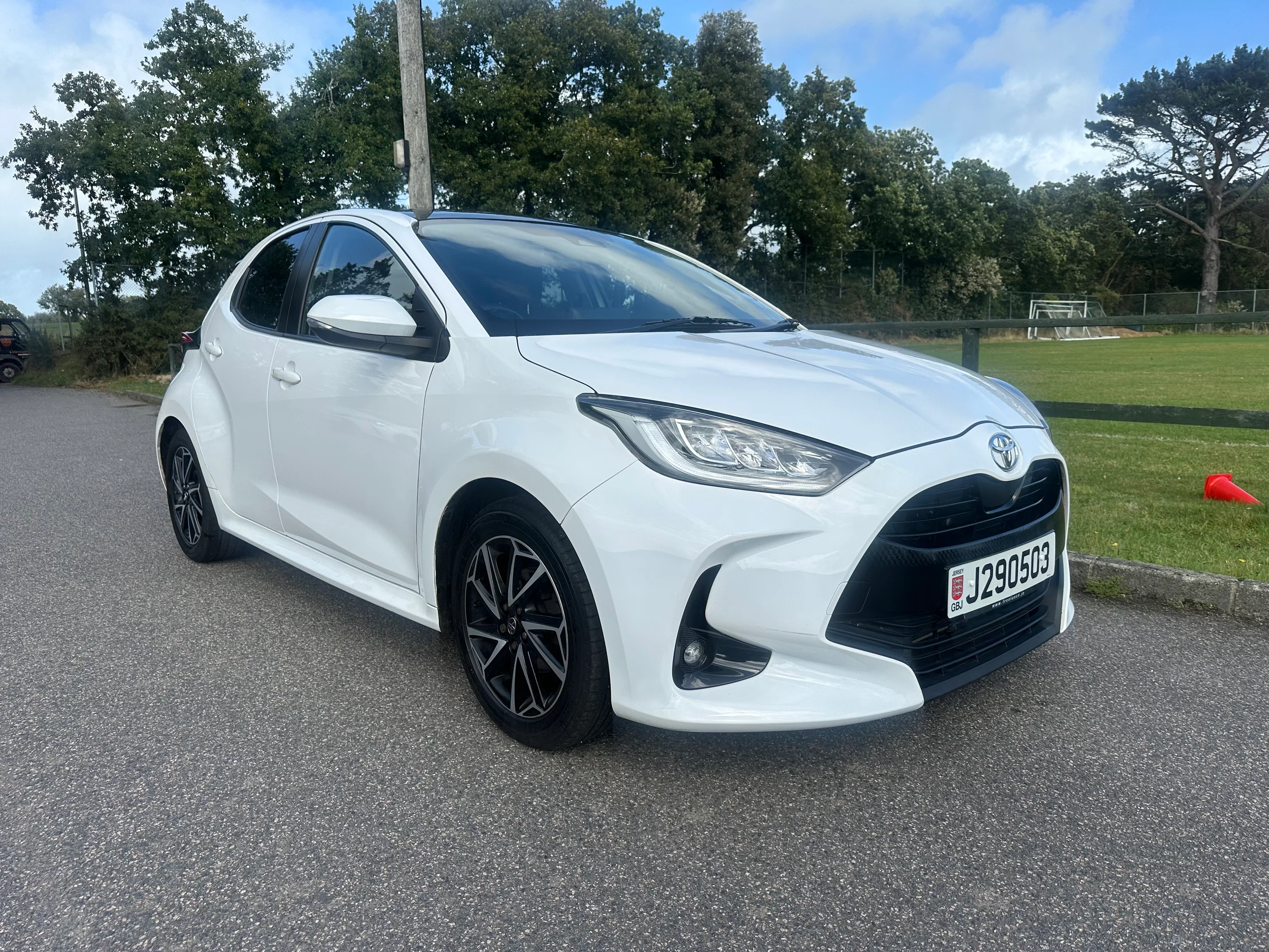 2020 Toyota Yaris Design — photo 1