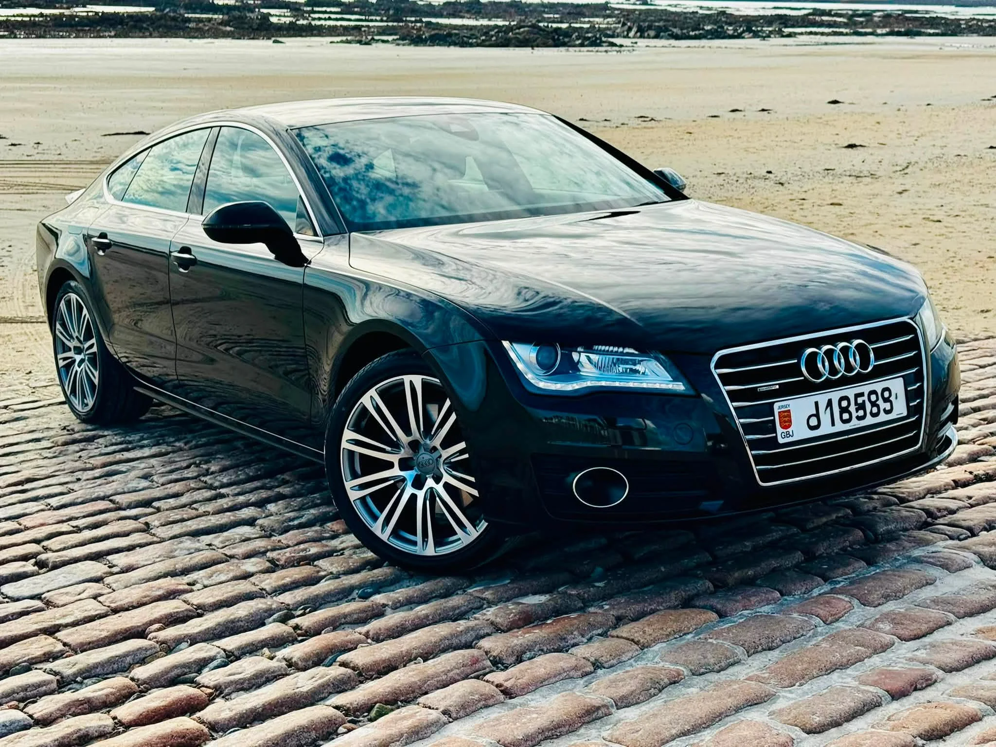 2011 Audi Audi A7 3.0 TDI quattro S-tronic — photo 1