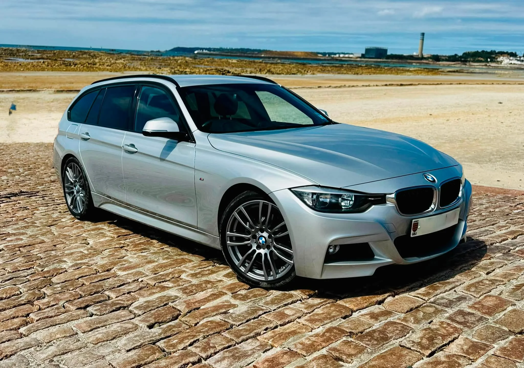 2015 BMW  320d M Sport Touring Auto — photo 1