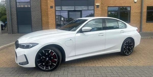 BMW 3 Series 2.0 330e 22.3kWh M Sport Auto Euro 6 (s/s) 4dr — photo 1