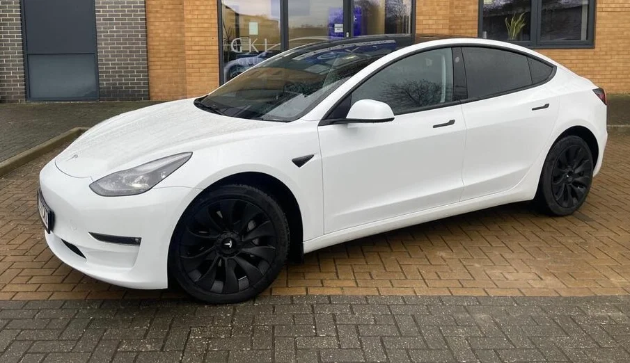 Tesla Model 3 (Dual Motor) Long Range Auto 4WDE 4dr — photo 1