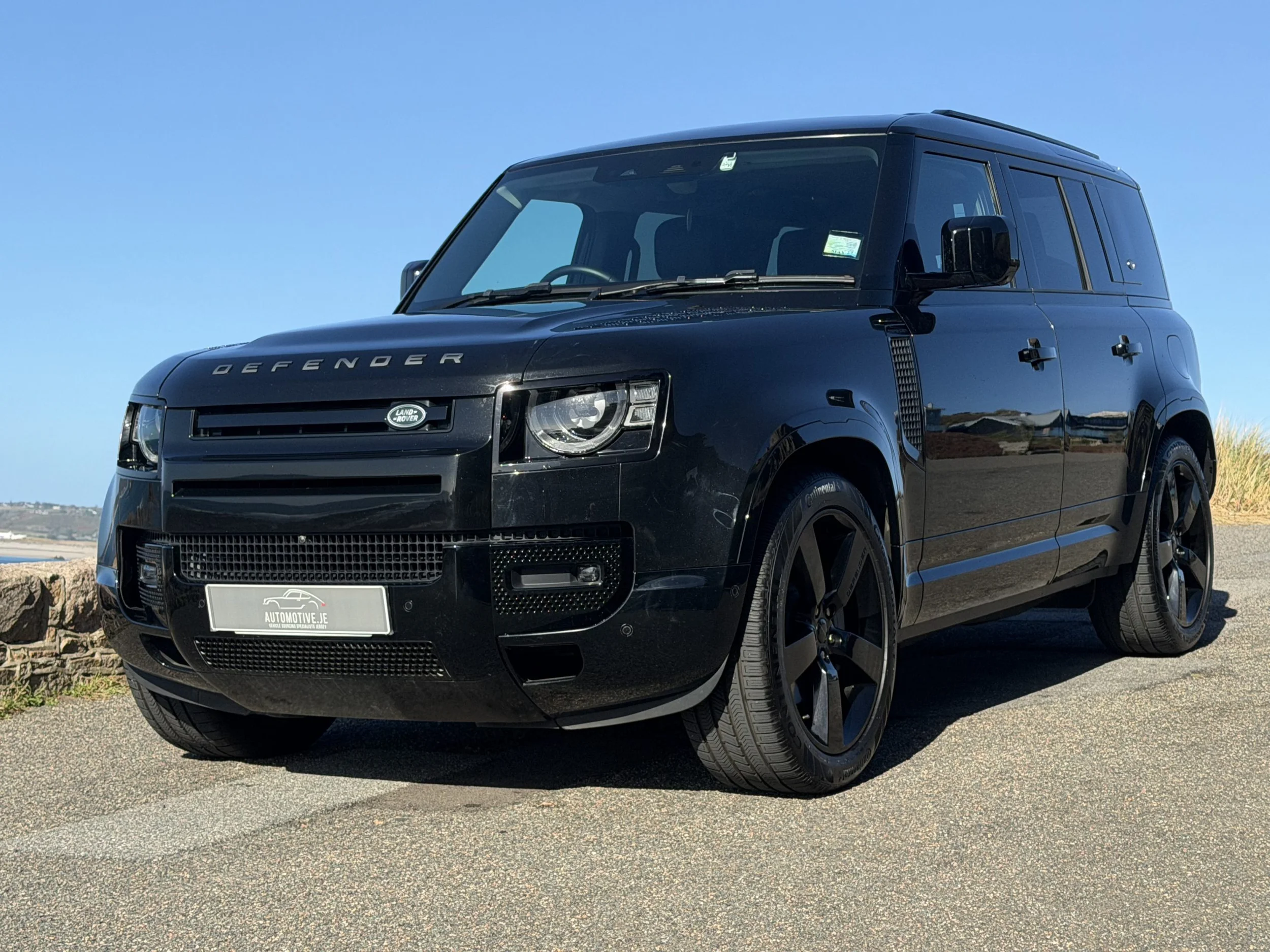 Land Rover Defender 110 2.0 P400e X-Dynamic HSE — photo 1