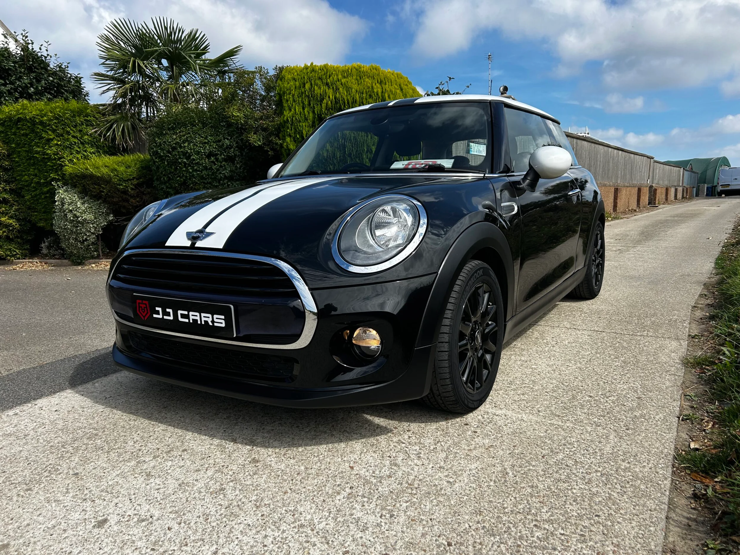 Mini Cooper — photo 1