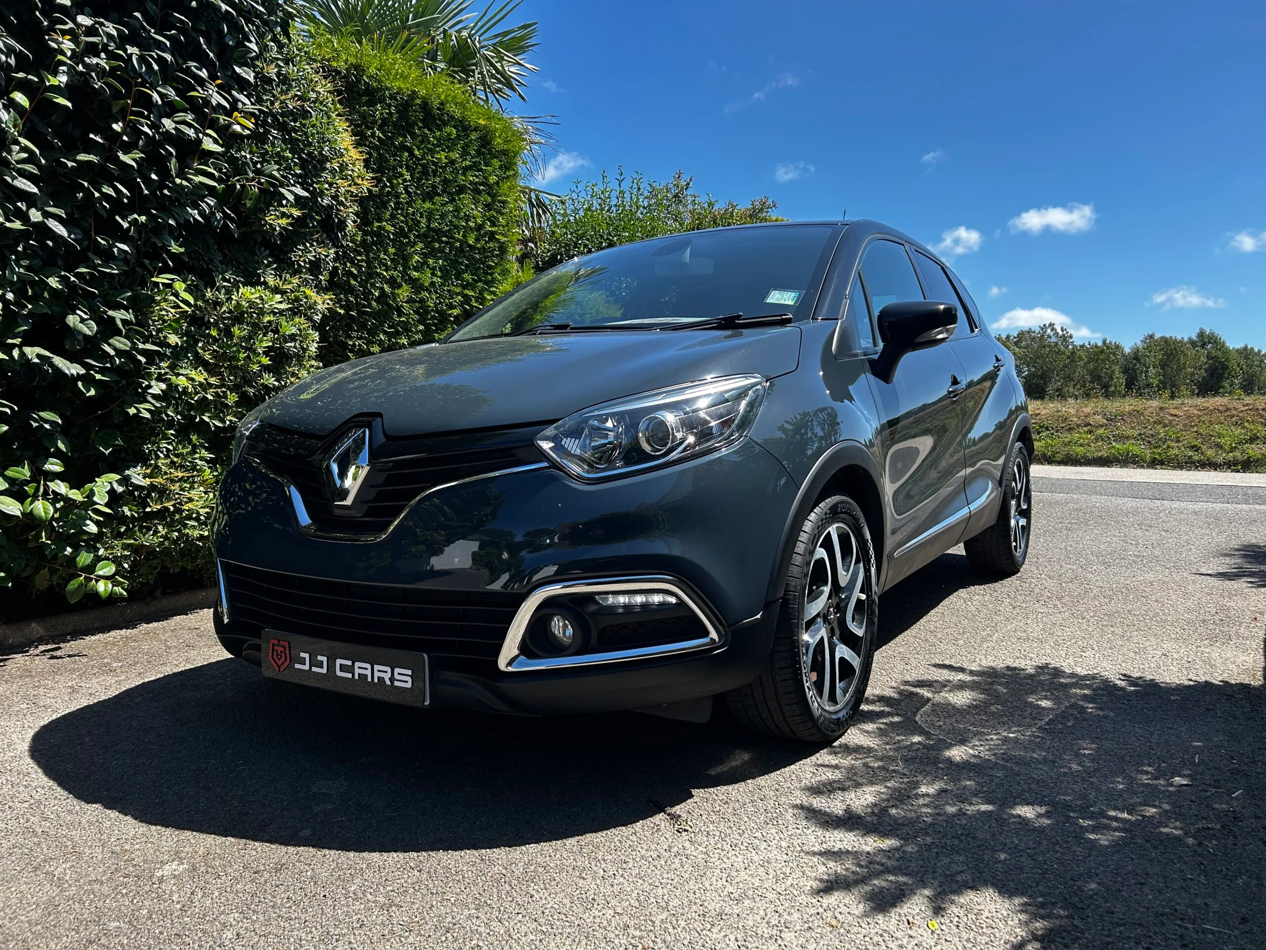 Renault Captur — photo 1