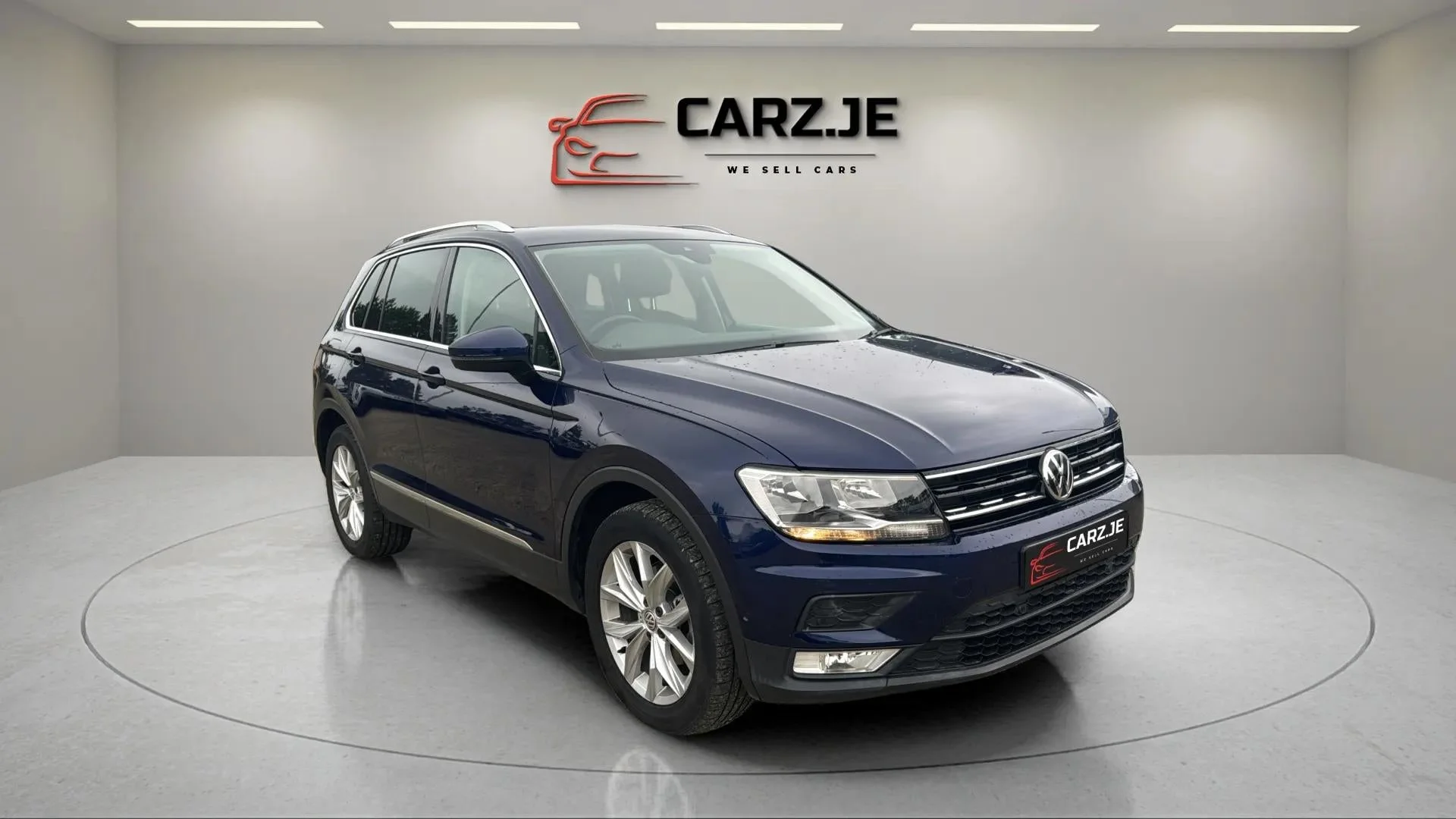 2017 Volkswagen Tiguan 2.0 TDI SE Navigation DSG 4Motion — photo 1