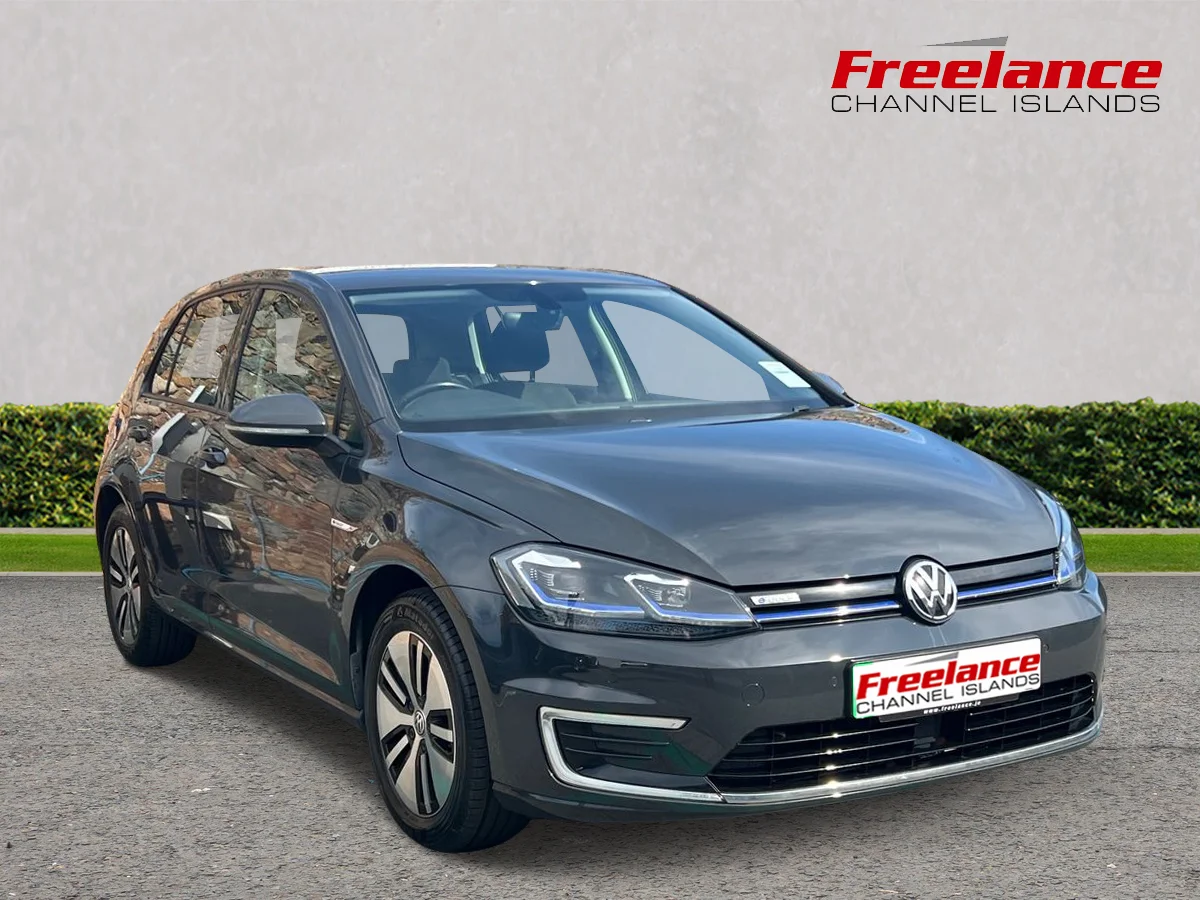 2019 Volkswagen Golf E — photo 1