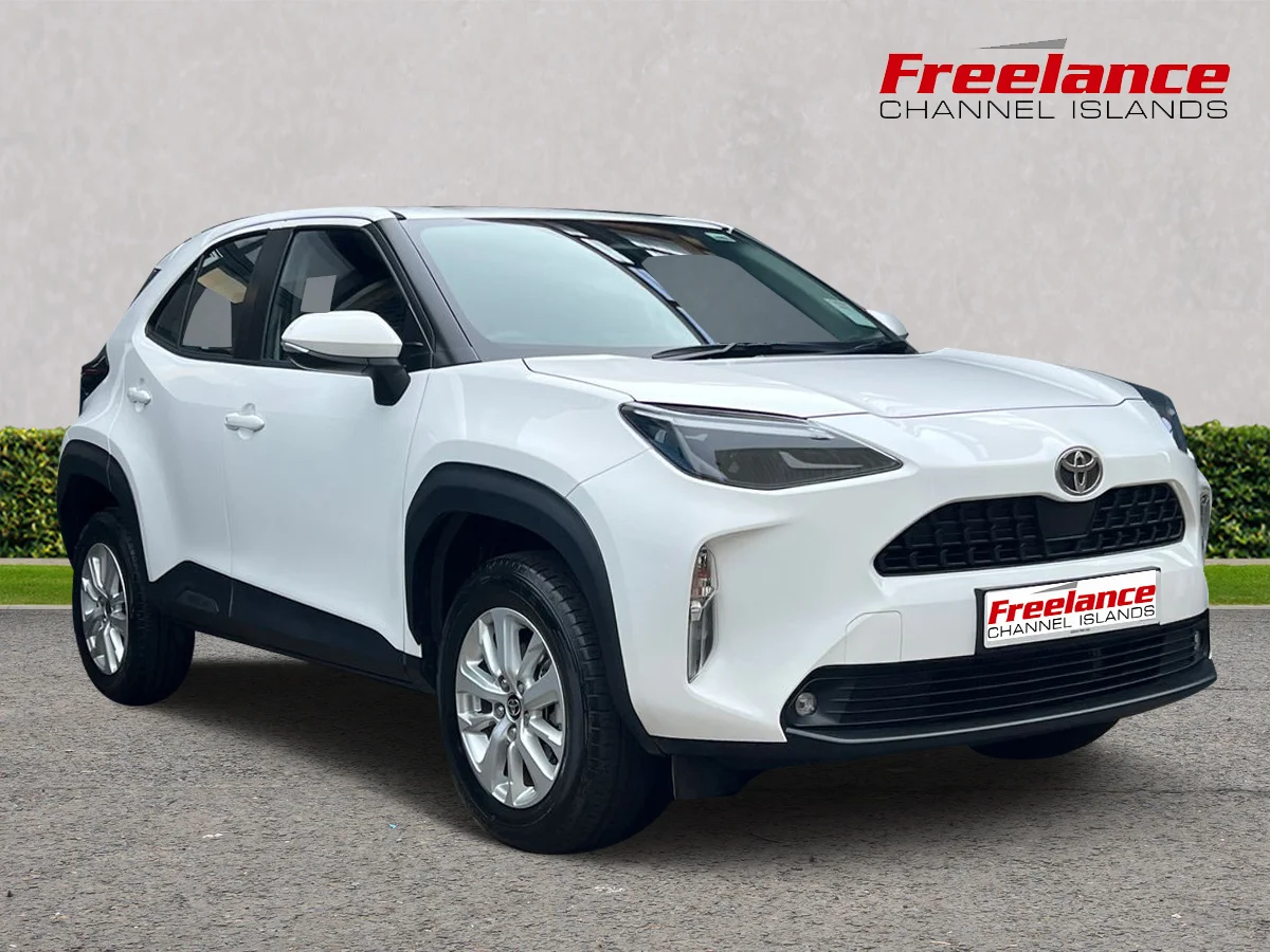 2025 TOYOTA Yaris Cross — photo 1