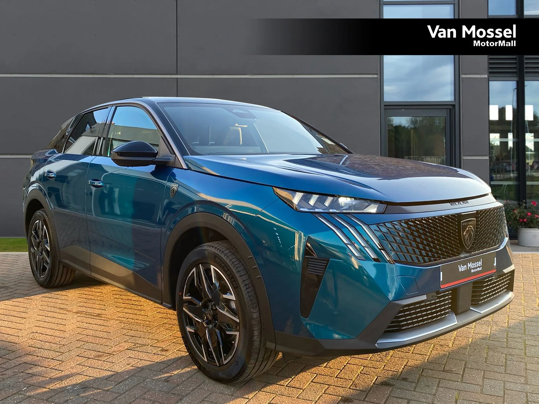 Peugeot 3008 1.2 Hybrid 145 GT 5dr e-DSC6 — photo 1