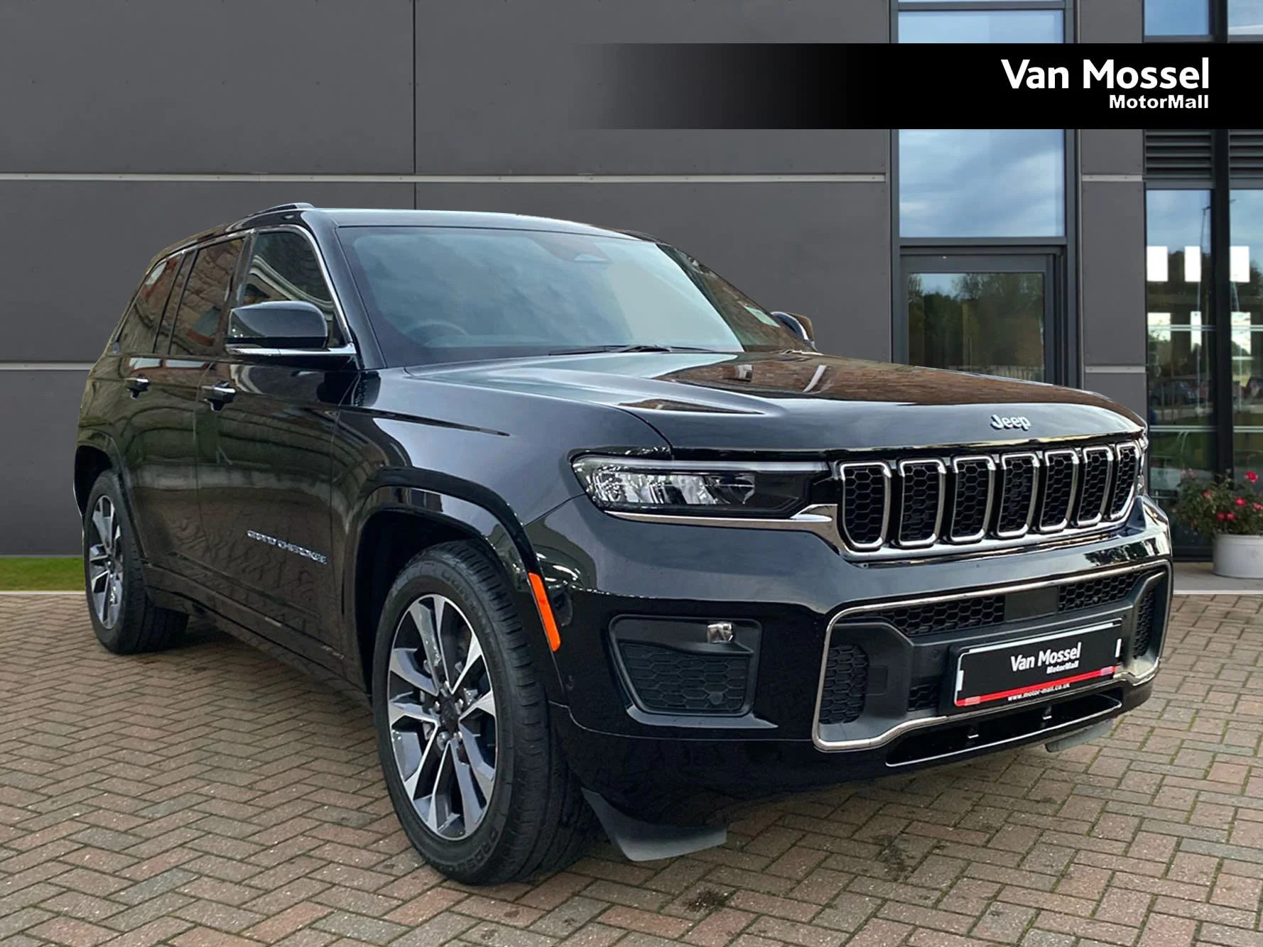 Jeep Grand Cherokee 2.0 Turbo 4xe PHEV Overland 5dr Auto — photo 1