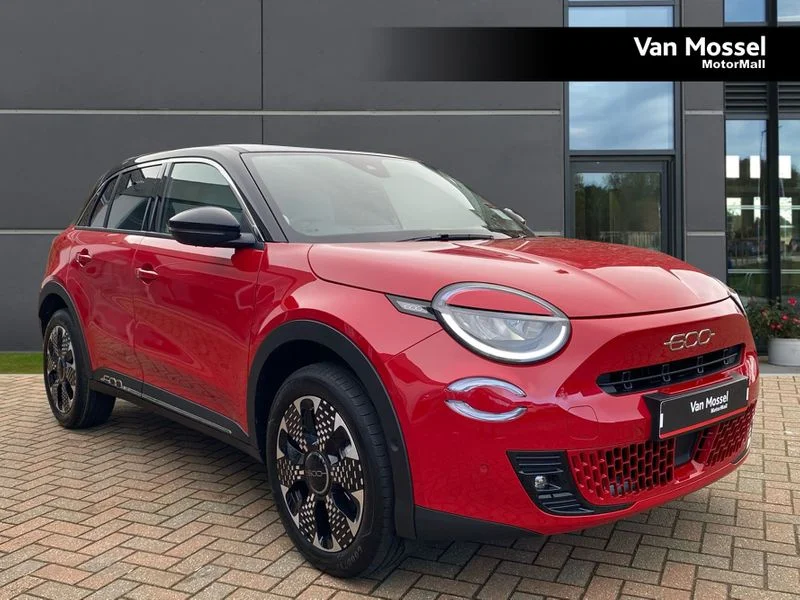 FIAT 600 Hatchback 1.2 Hybrid 48V La Prima 5dr eDCT-6 — photo 1