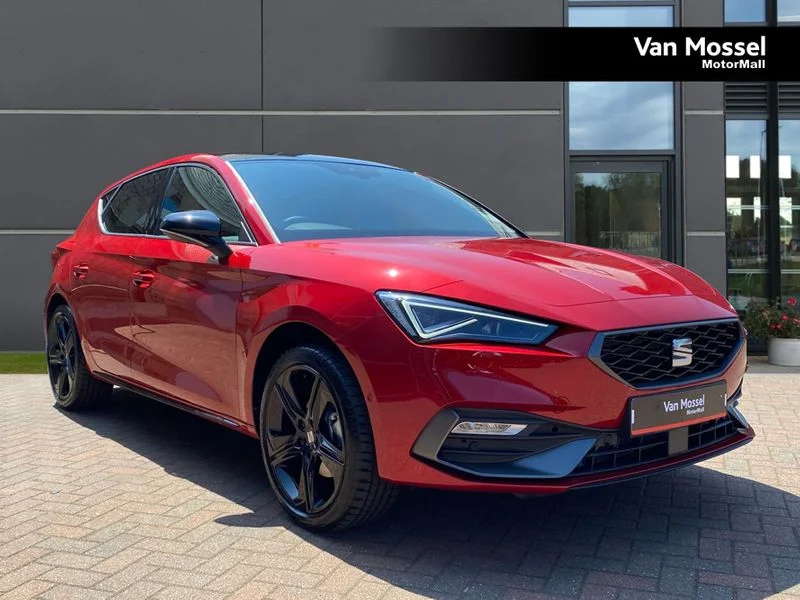 SEAT Leon Hatchback 1.5 TSI 150 FR Black Edition 5dr [DAP] — photo 1