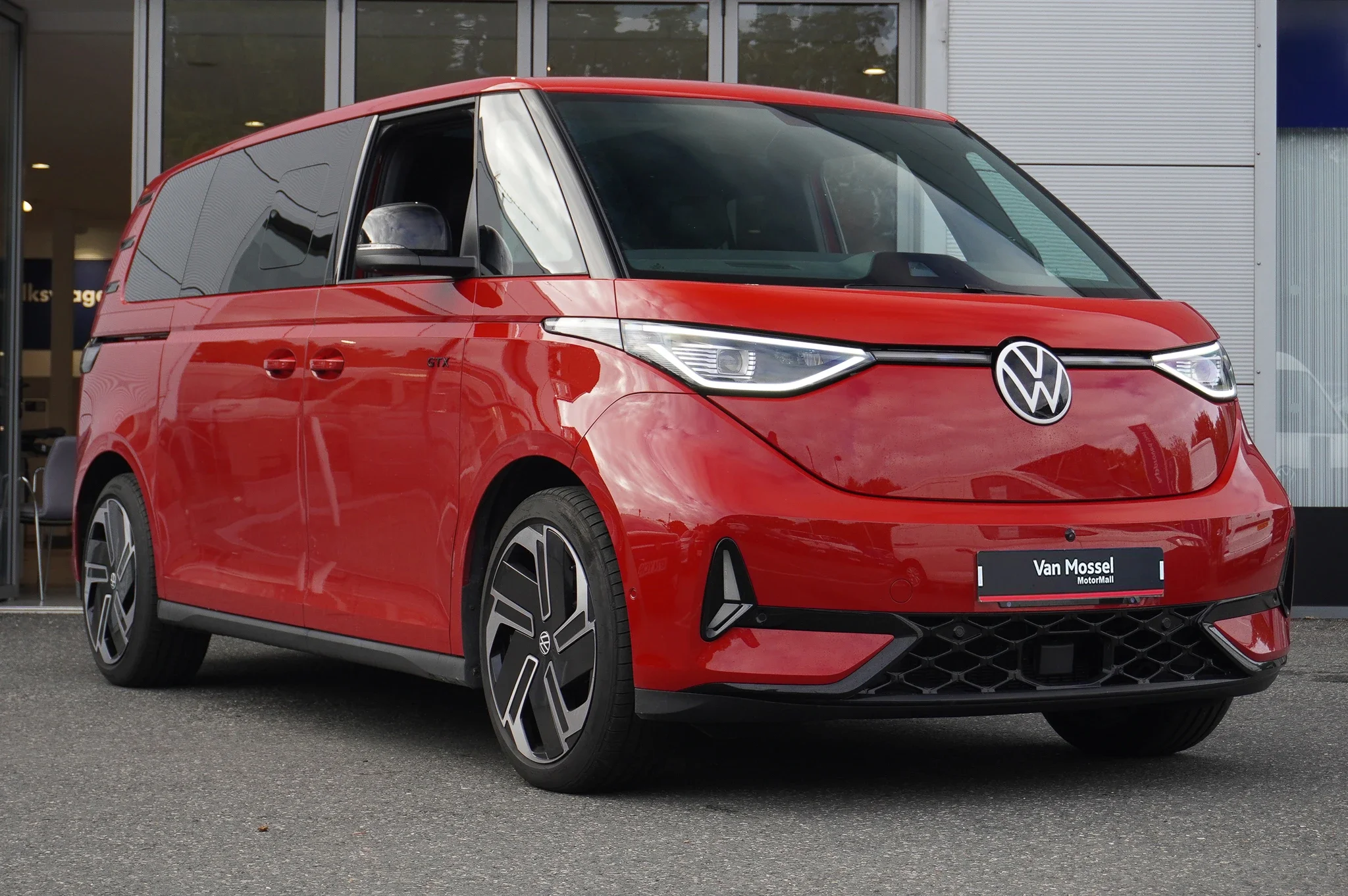 Volkswagen ID. Buzz 250kW GTX Pro 86kWh 5dr 4MOTION LWB Auto [6 Seat] — photo 1