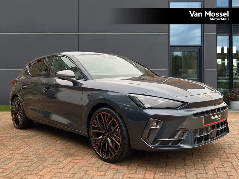 CUPRA Leon Hatchback 1.5 eTSI 150 V3 5dr DSG — photo 1