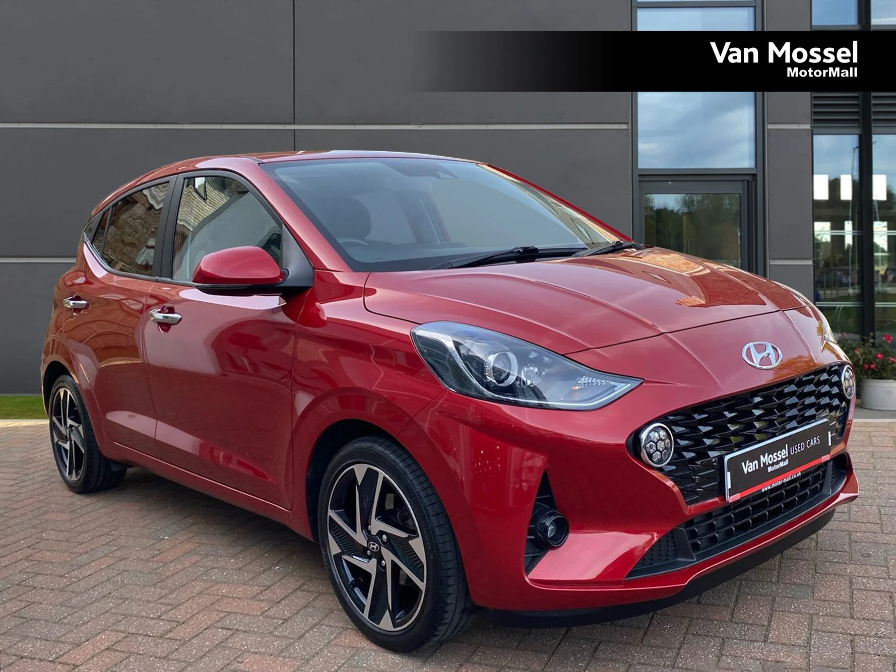 Hyundai i10 1.0 Premium 5dr Auto — photo 1