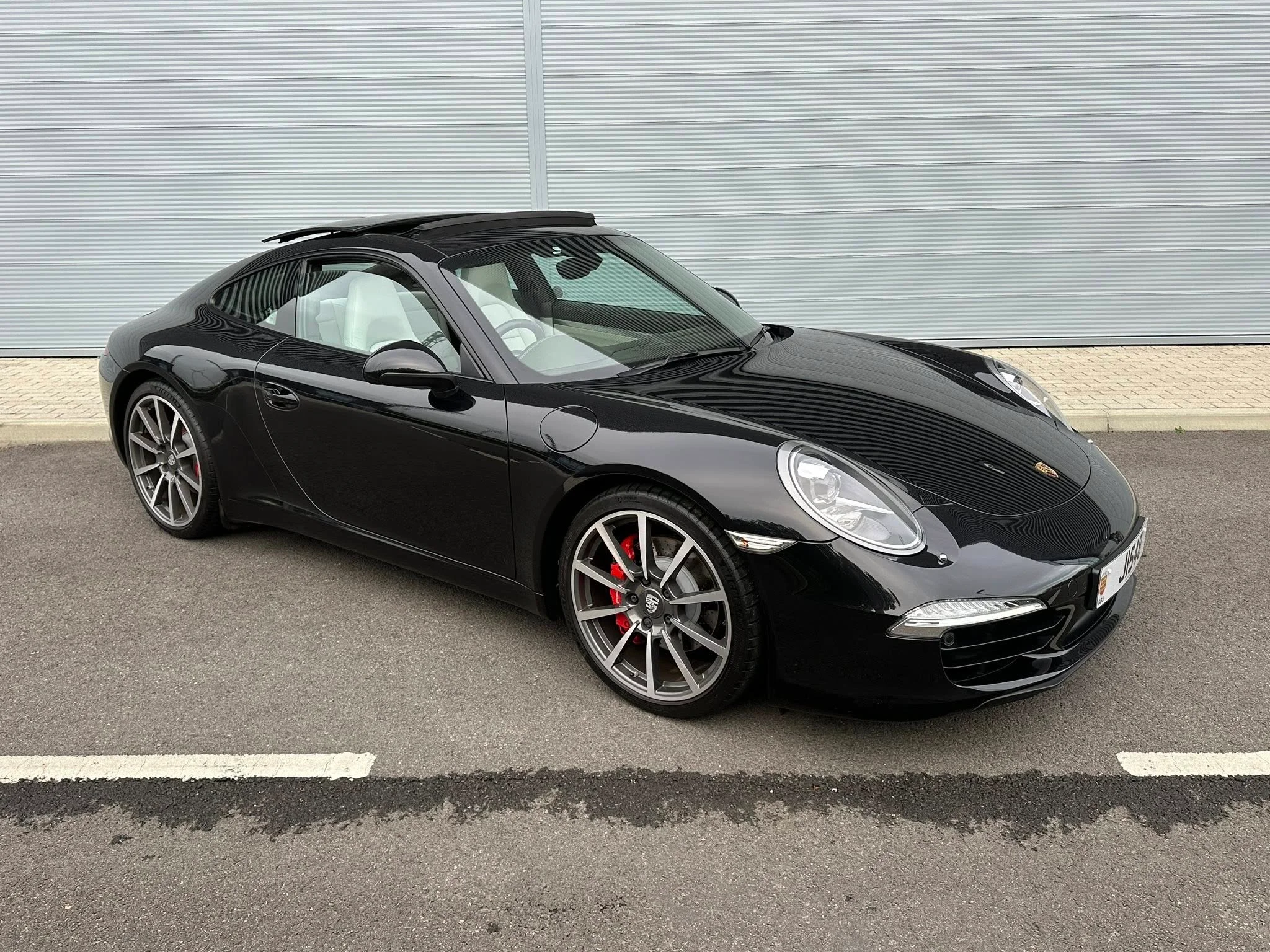 Porsche 911 Carrera S — photo 1