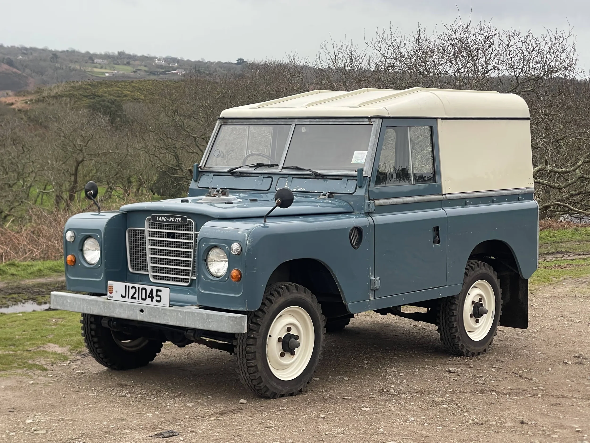 Land Rover 88 Series III — photo 1