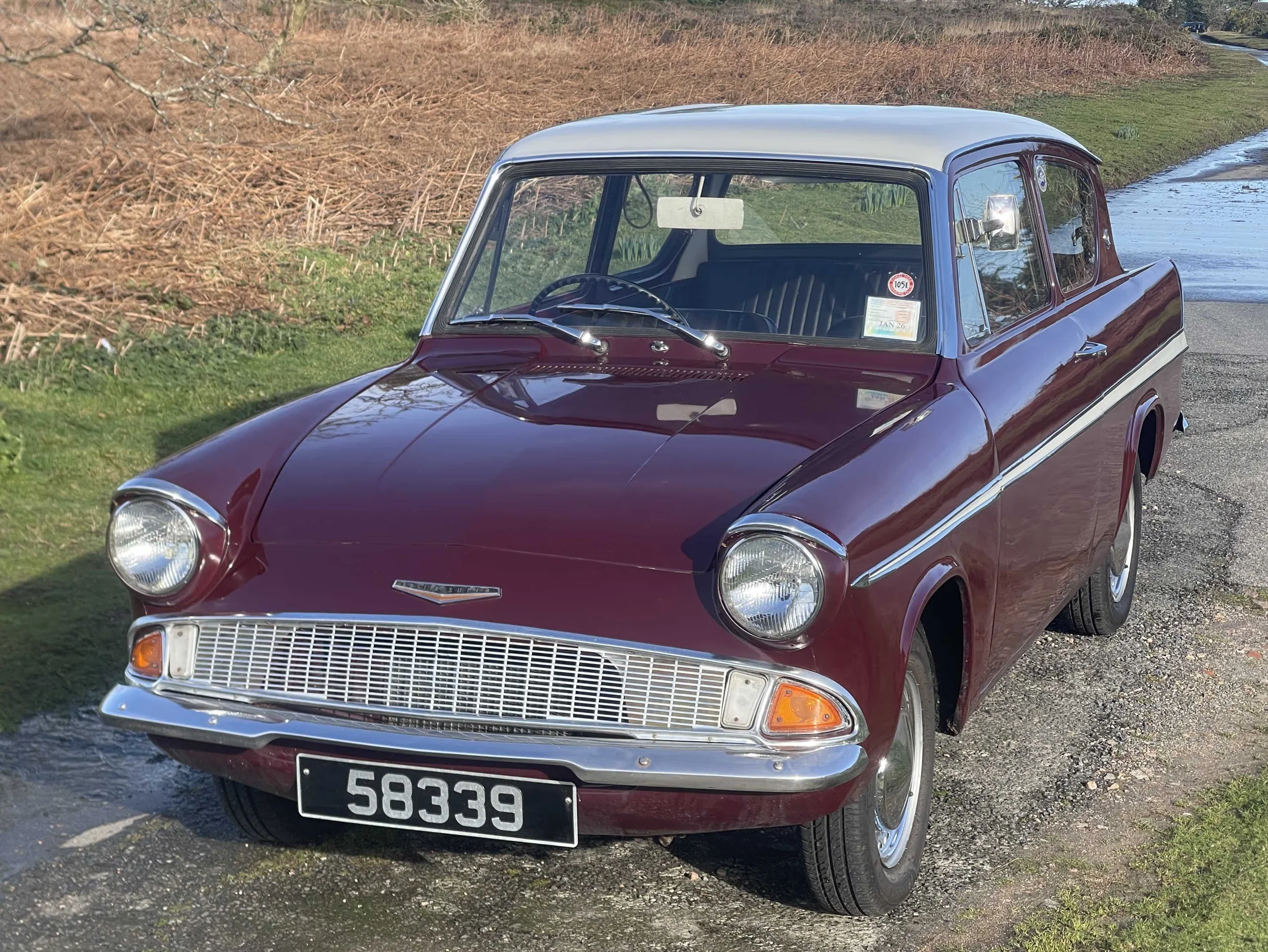 Ford Anglia 1200 Super (123E) — photo 1