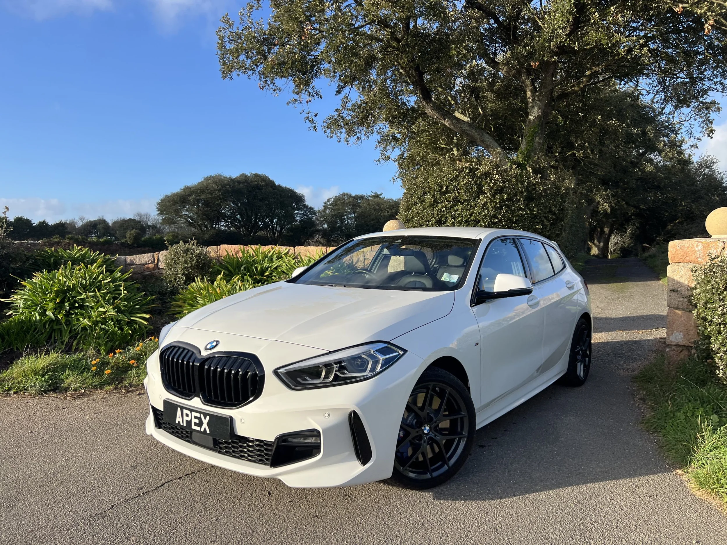 2024 BMW 118i M-Sport — photo 1