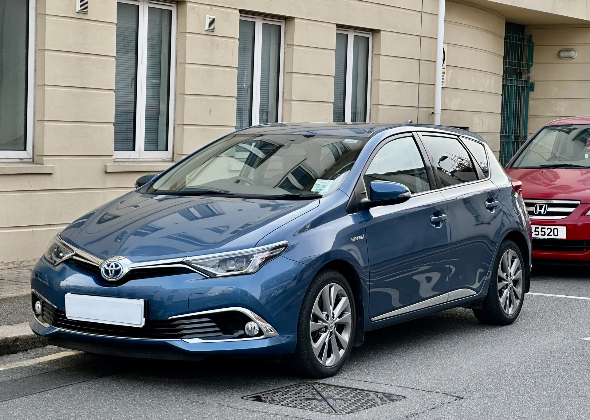 Toyota Auris 1.8h Excel Hybrid Automatic — photo 1