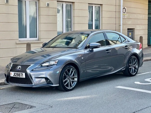 Lexus IS 300H F Sport Hybrid Automatic — photo 1