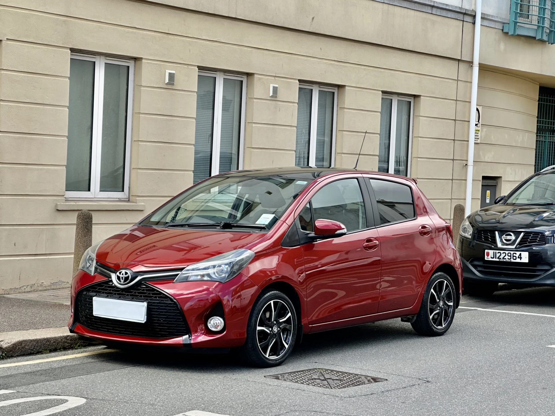 Toyota Yaris 1.3 Automatic — photo 1